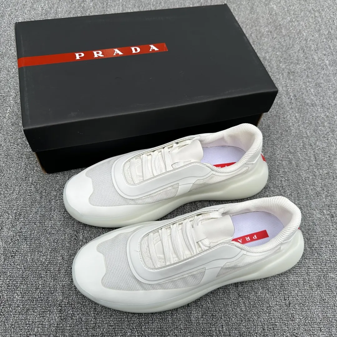 PRADA/普拉达 男士休闲运动鞋,进口网布拼接,极致柔软细腻,简约设计风格。新颖的P家徽标皆采用立体橡胶制作!原单级品质,推荐入手! 尺码:39-40-41-42-43-44(45订做) 货号:35764045