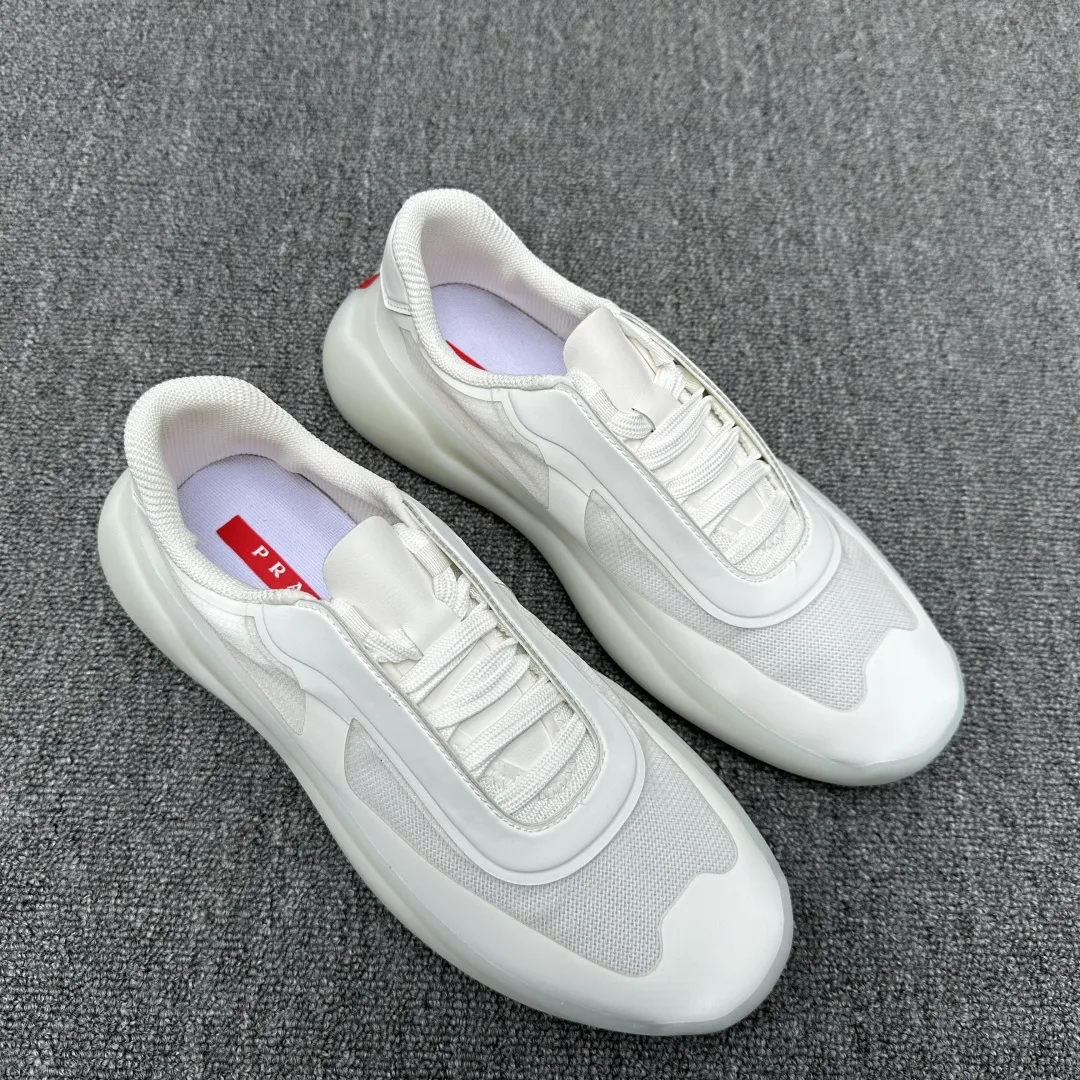 PRADA/普拉达 男士休闲运动鞋,进口网布拼接,极致柔软细腻,简约设计风格。新颖的P家徽标皆采用立体橡胶制作!原单级品质,推荐入手! 尺码:39-40-41-42-43-44(45订做) 货号:35764045