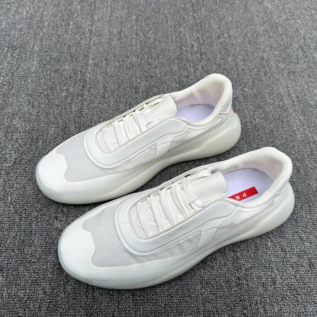 PRADA/普拉达 男士休闲运动鞋,进口网布拼接,极致柔软细腻,简约设计风格。新颖的P家徽标皆采用立体橡胶制作!原单级品质,推荐入手! 尺码:39-40-41-42-43-44(45订做) 货号:35764045