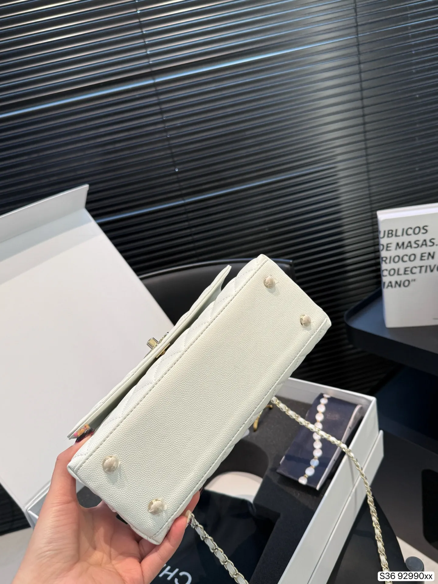 P230配折叠盒子 经典香奈儿套盒 香奈儿手提➕小包➕丝巾➕手镯尺寸23 14货号92990套盒