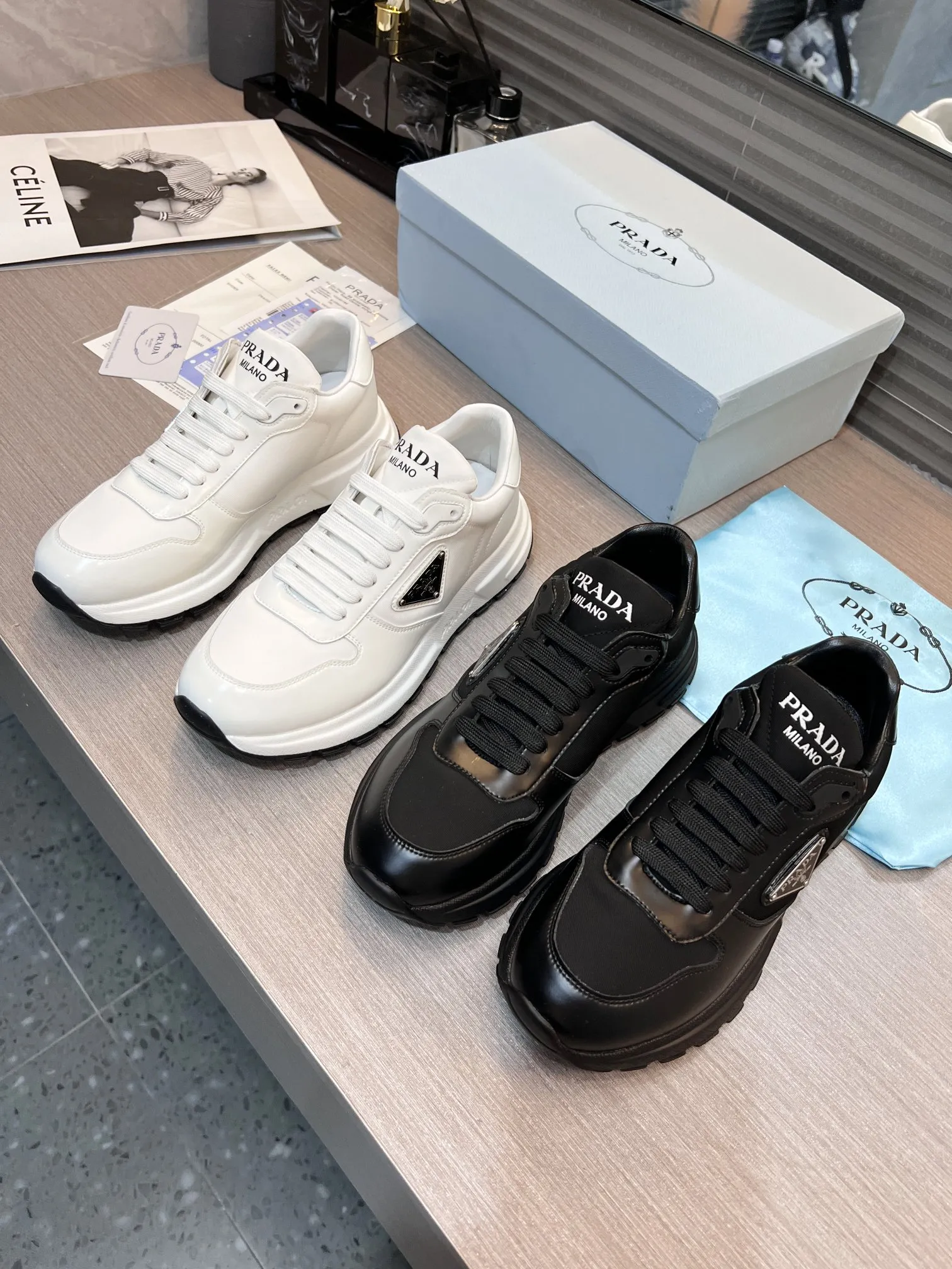普拉达《 PRADA..》 情侣款 2022爆炸款出世了。,原版1比1开发,面料:进口开边珠牛皮,内里:羊皮,掂脚:羊皮,35--46码,《34与41码可订做不退换》,出250