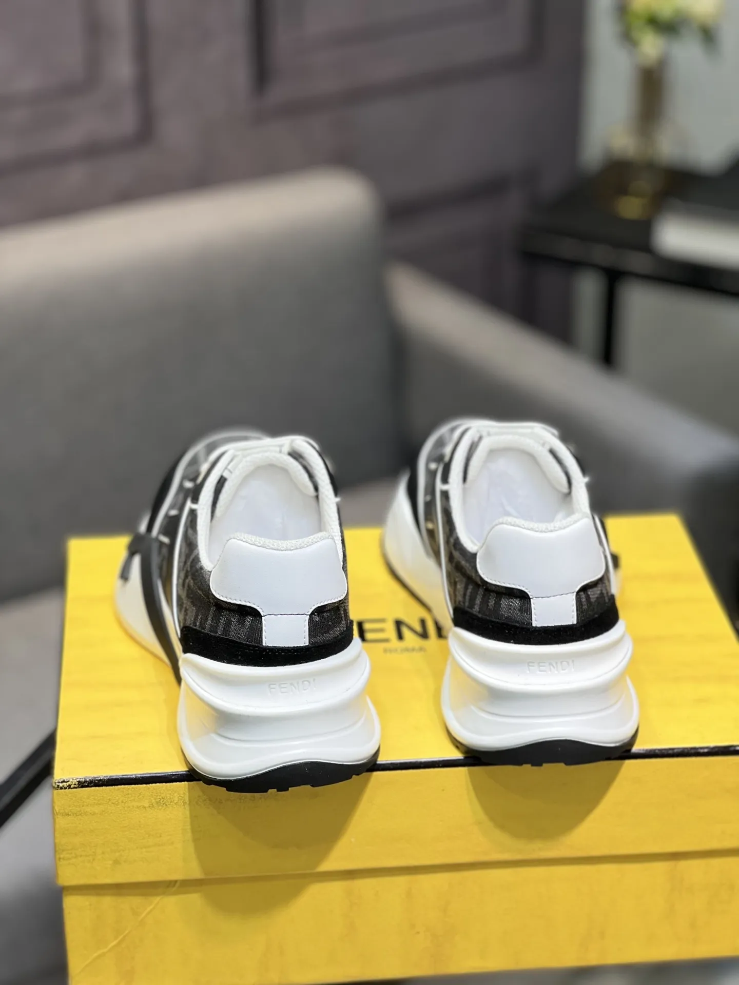 💰&yen;310 芬迪（FENDI）男士时尚休闲鞋👟爆款热卖🔥官网1:1复刻⬆️原单品质 -原版皮料- 原版透气网里 原版大底 1:1复刻，码数38-44（45-46订做）