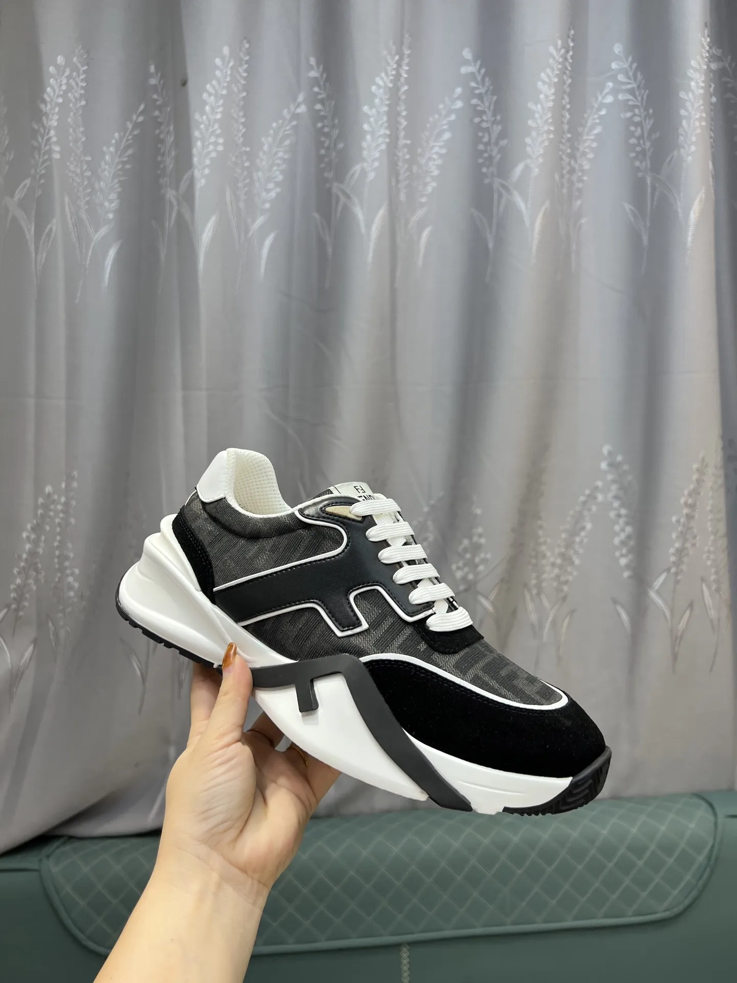 💰¥310 芬迪(FENDI)男士时尚休闲鞋👟爆款热卖🔥官网1:1复刻⬆️原单品质 -原版皮料- 原版透气网里 原版大底 1:1复刻,码数38-44(45-46订做)