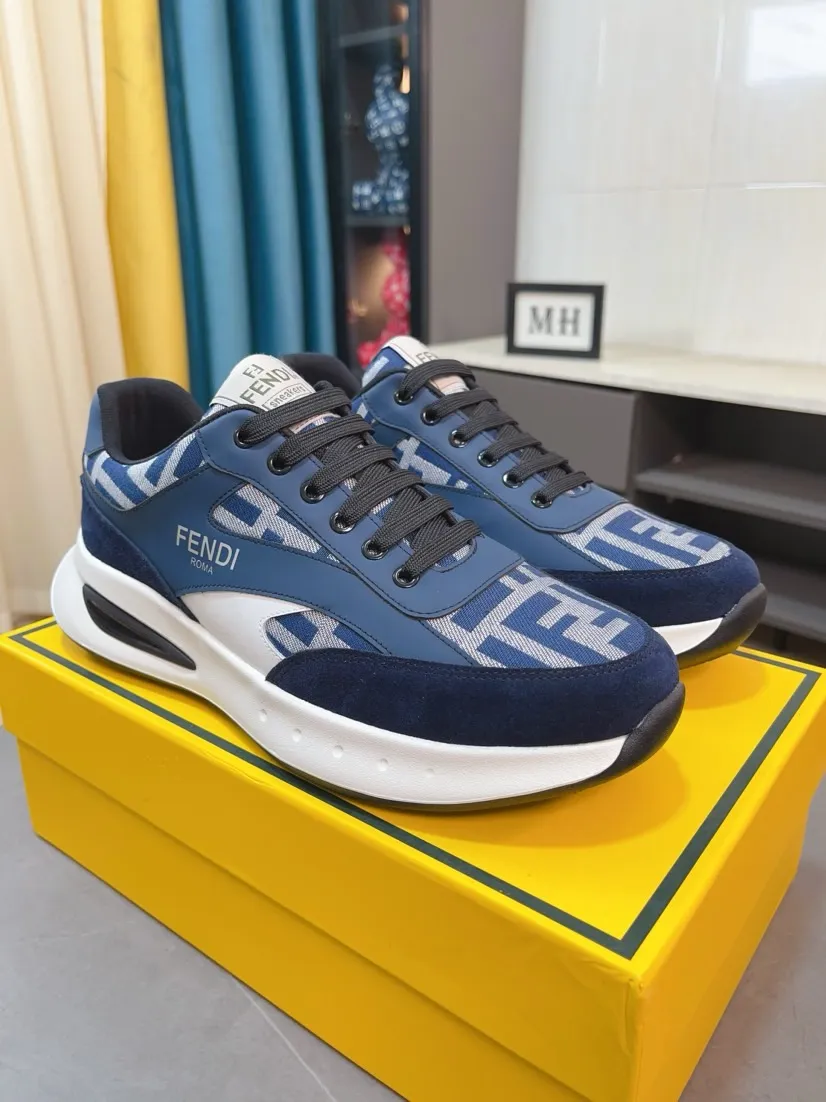 出厂价220🌹🌹【FENDI】爆卖款官网全球首发🔝男鞋高端品牌 官网最新款系列:鞋面采用进口牛皮搭配专供面料打造➕网布透气内里。让行走更加便捷舒适!与官方的质量相比美的1:1复刻。打造时尚个性衬托你的与众不同!潮男必备!经典款。男码:38-44。