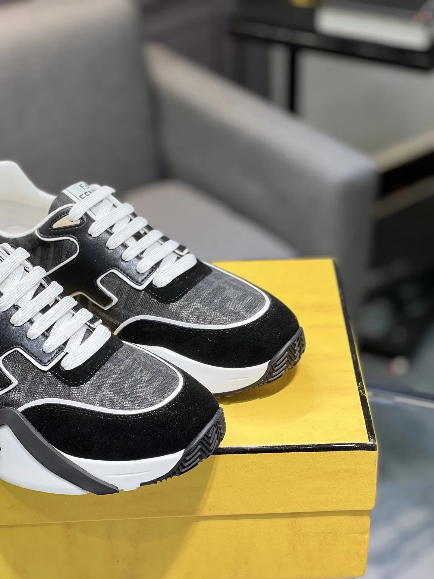 💰¥310 芬迪(FENDI)男士时尚休闲鞋👟爆款热卖🔥官网1:1复刻⬆️原单品质 -原版皮料- 原版透气网里 原版大底 1:1复刻,码数38-44(45-46订做)