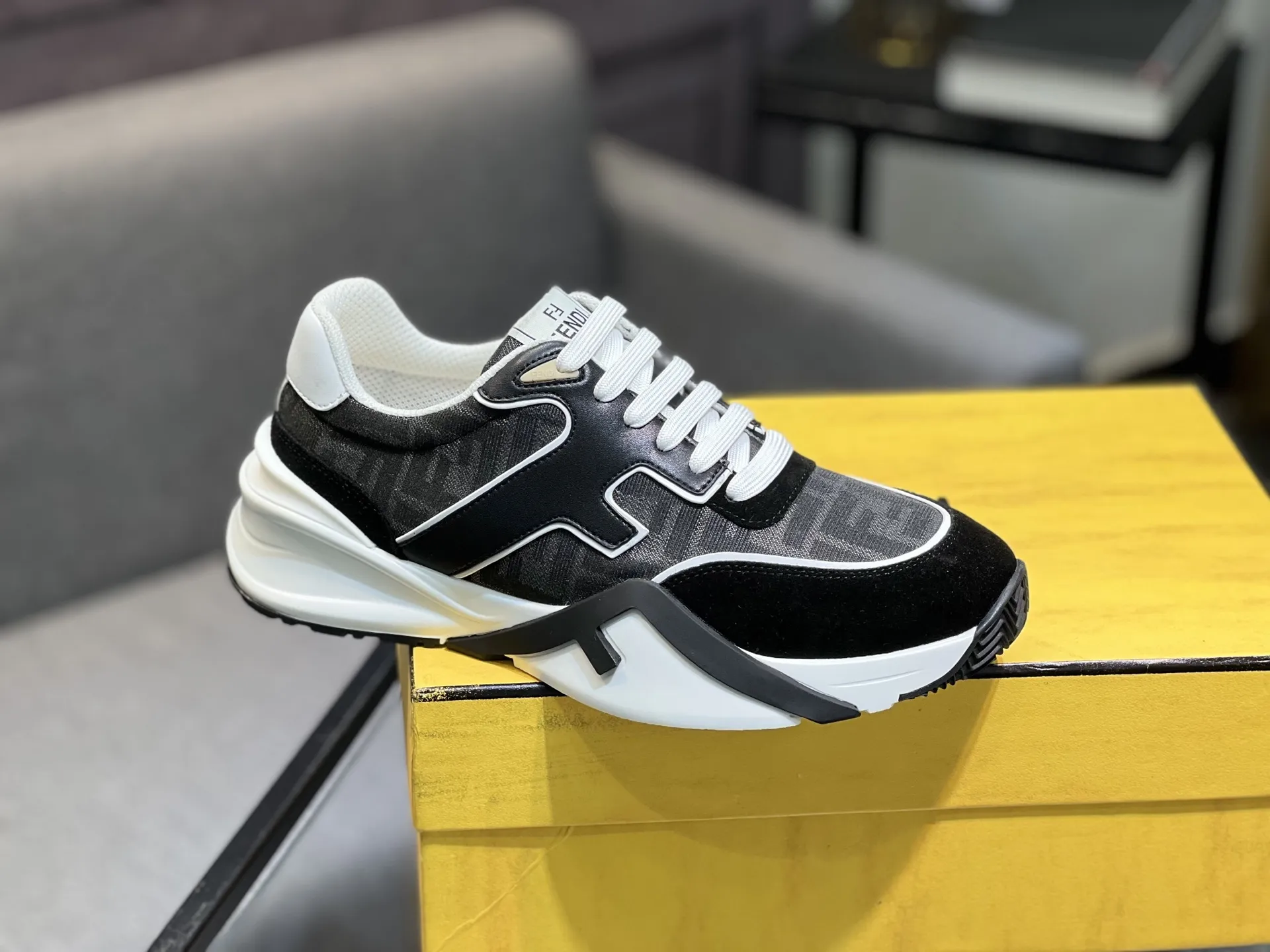 💰¥310 芬迪(FENDI)男士时尚休闲鞋👟爆款热卖🔥官网1:1复刻⬆️原单品质 -原版皮料- 原版透气网里 原版大底 1:1复刻,码数38-44(45-46订做)