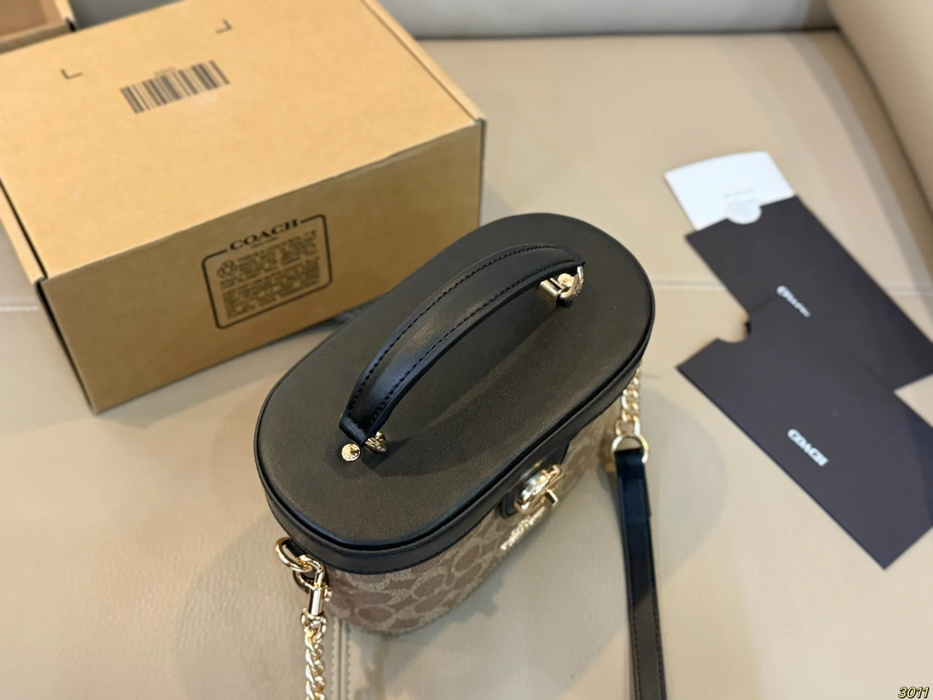 ¥155飞机盒 COACH蔻驰原单小箱子~化妆箱 复古系列-百搭神器 原单面料 皮质超级柔软 手感超好 大容量 颜色刚刚好 又精致尺寸:19 14