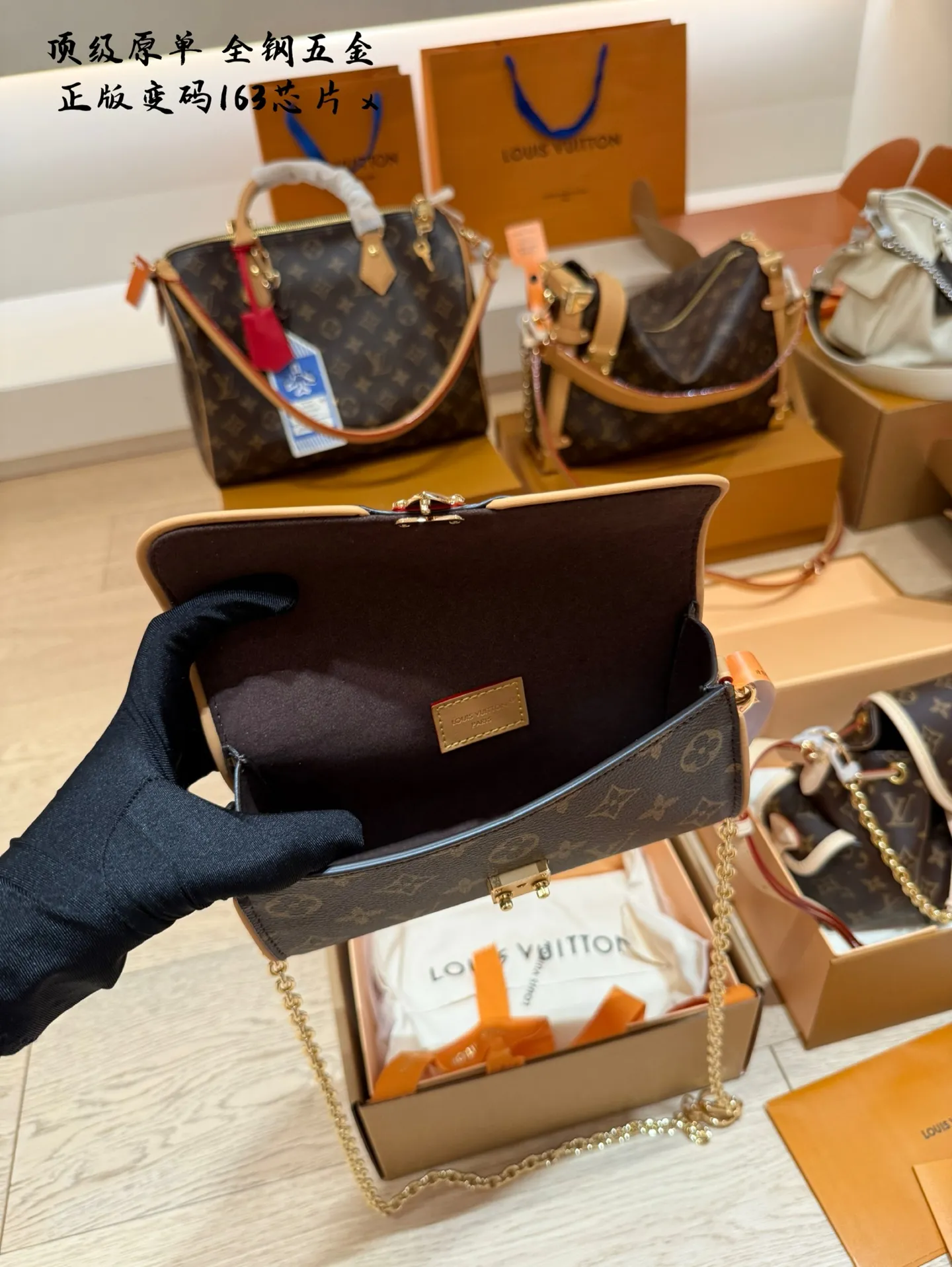 钢五金p200 LV新品来袭2025新款pochette camille 新品长度很长，手机完全可以放下，日常的逛街包老花满印 20cm 双盒包装