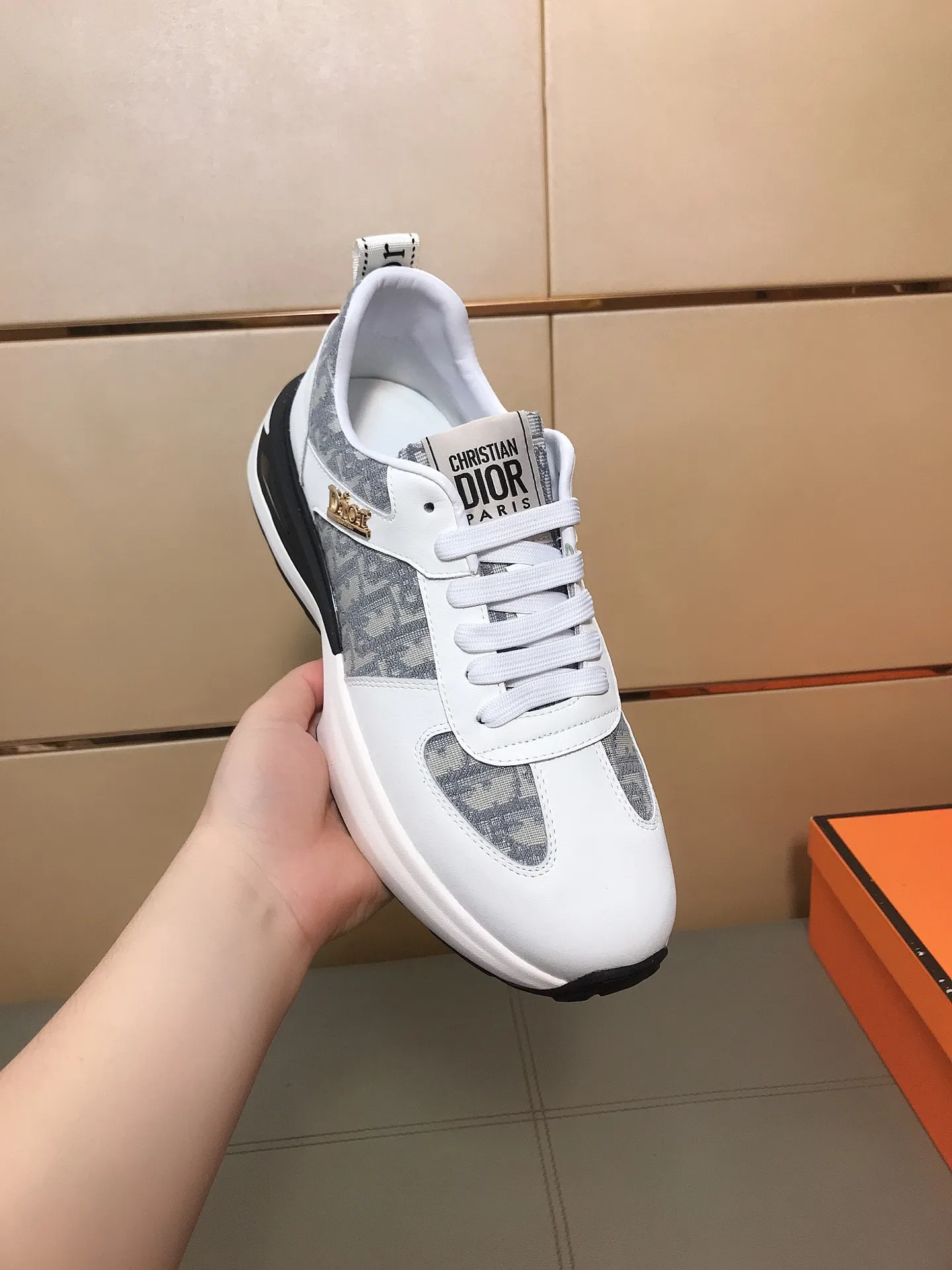 出厂价P231 &harr;️&harr;️👟👟【迪奥Dior】 新款休闲鞋，必爆款 ，采用潮流时尚鞋🎁 最新&bull;爆款📢鞋面采用进口牛皮+专用印花面料拼接设计 ，羊皮内里、垫脚，舒服橡胶大底 上脚轻巧舒适 [玫瑰] 实物更好看、值得拥有、码数：38一44
