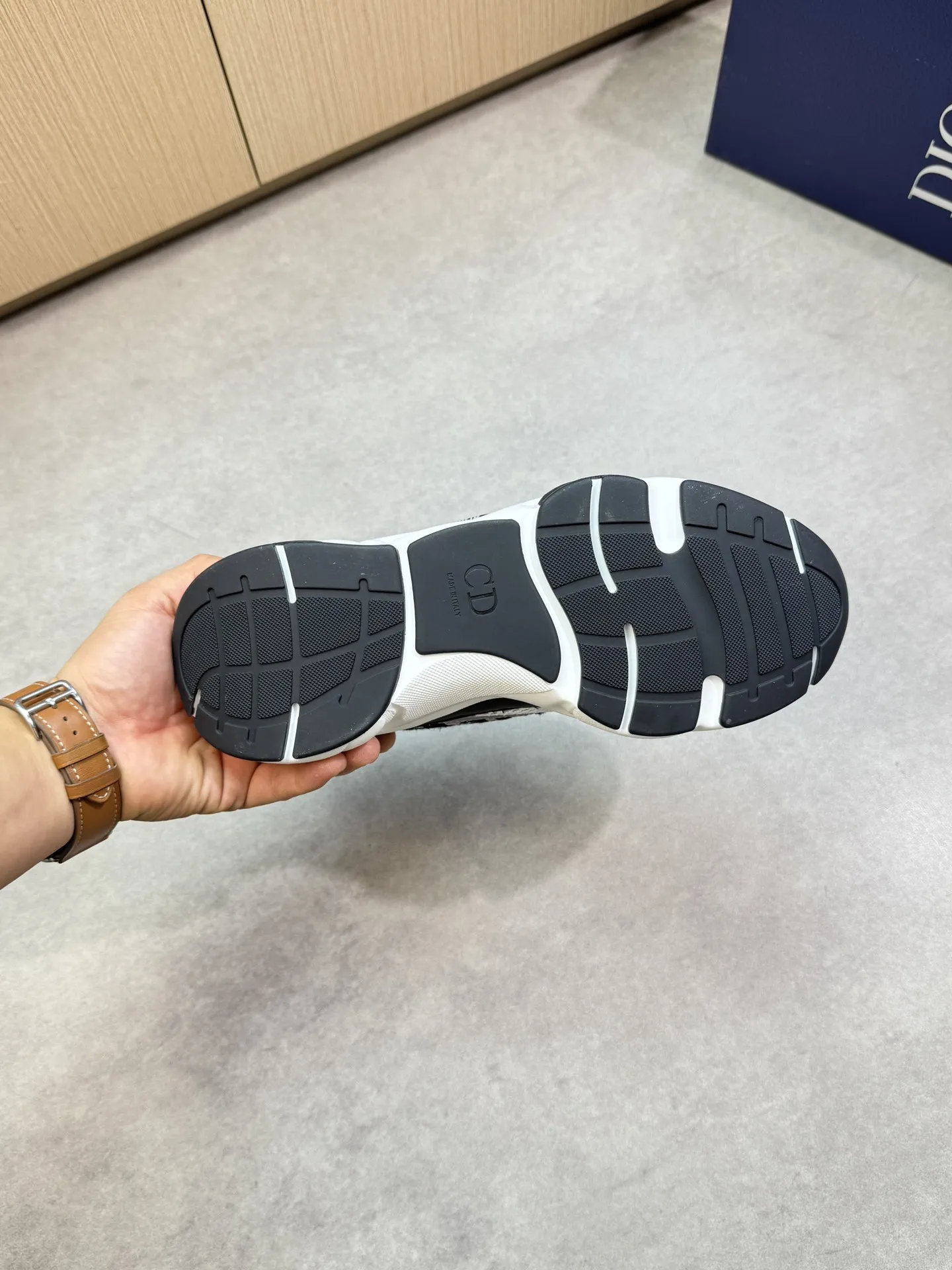 【 Dior】迪奥 P430💰 -高端品质 原单🔍🔍🔍休闲运动鞋 -鞋面:🔝纳帕小牛皮、高丝光网帆布匹、品牌图腾布匹、鞋舌.后跟;反光品牌织带 -内里:品牌帆布 -原版:超轻TPU发泡·橡胶;双色成型大底 -超高品控·做工精细:凸显(高端·贵气·档次) -Size :39-44(38、45、46,47,可订做)·D9285