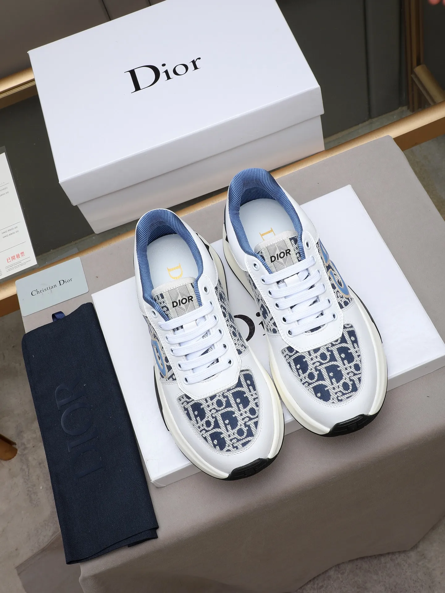 🆕🆕🆕PPP230 Dior迪奥前卫百搭时尚男鞋私版开模，小牛皮拼接迪奥专用防水布料，时尚干脆、大气个性更潮更抢眼更追求档次，它将颠覆旧念，与您共度时尚潮人必备! 必自留 ! 高大上的舒适大低，高端品质做工。码数：38-44 （45定做）4色供亲选[亲亲][亲亲][亲亲]