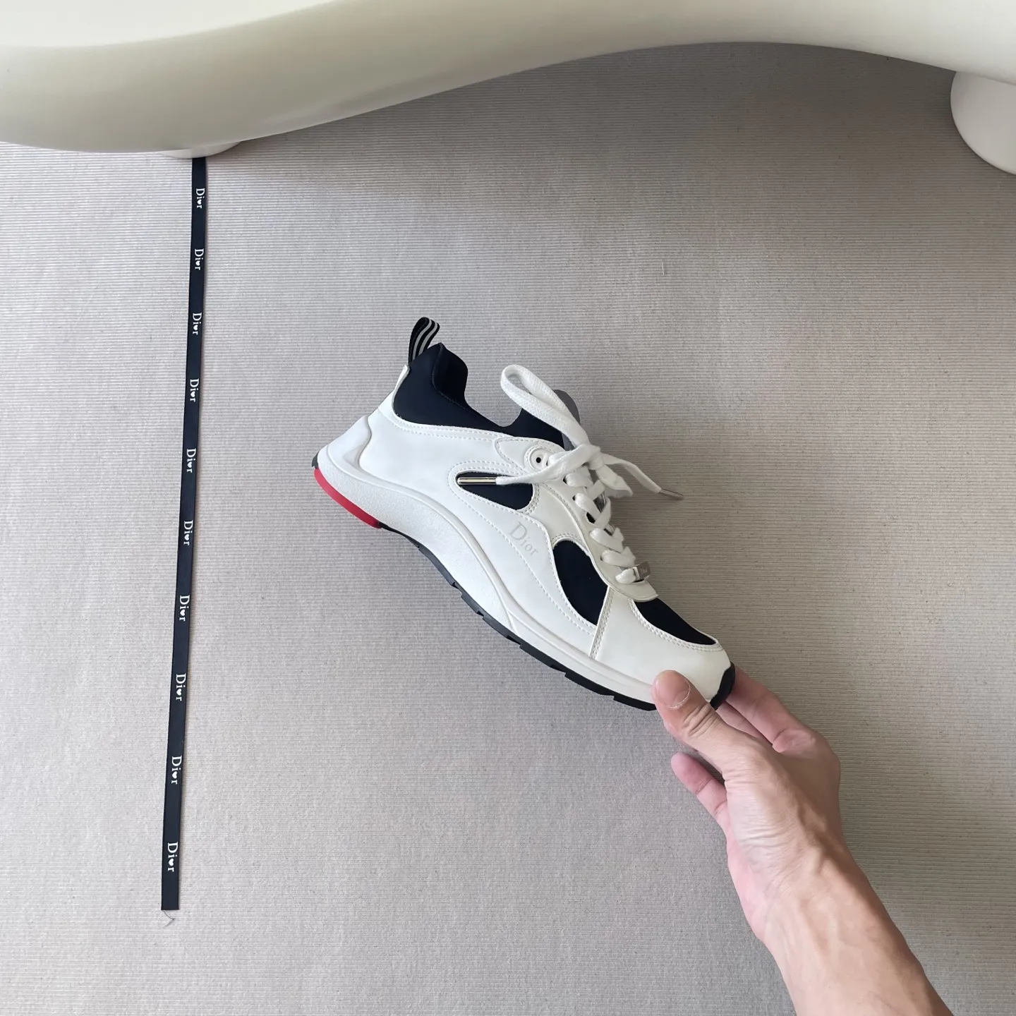 橙子出厂价💰170 预售25号出货 认准此版本: DIOR 迪奥2025顶级专柜 男士新品 官网上新 独家首发 迪奥DIOR 25SS Cd-type 老爹鞋/运动鞋/DIOR/迪奥/老爹鞋/男鞋 小红书秋冬新款 Cd-type 老爹鞋 迪奥新品天花板 ➤ 原版开模 代购版本 ➤ 进口小牛皮 ➤ 原版私膜真皮大底 ➤ 全套专柜包装 Size:40-44