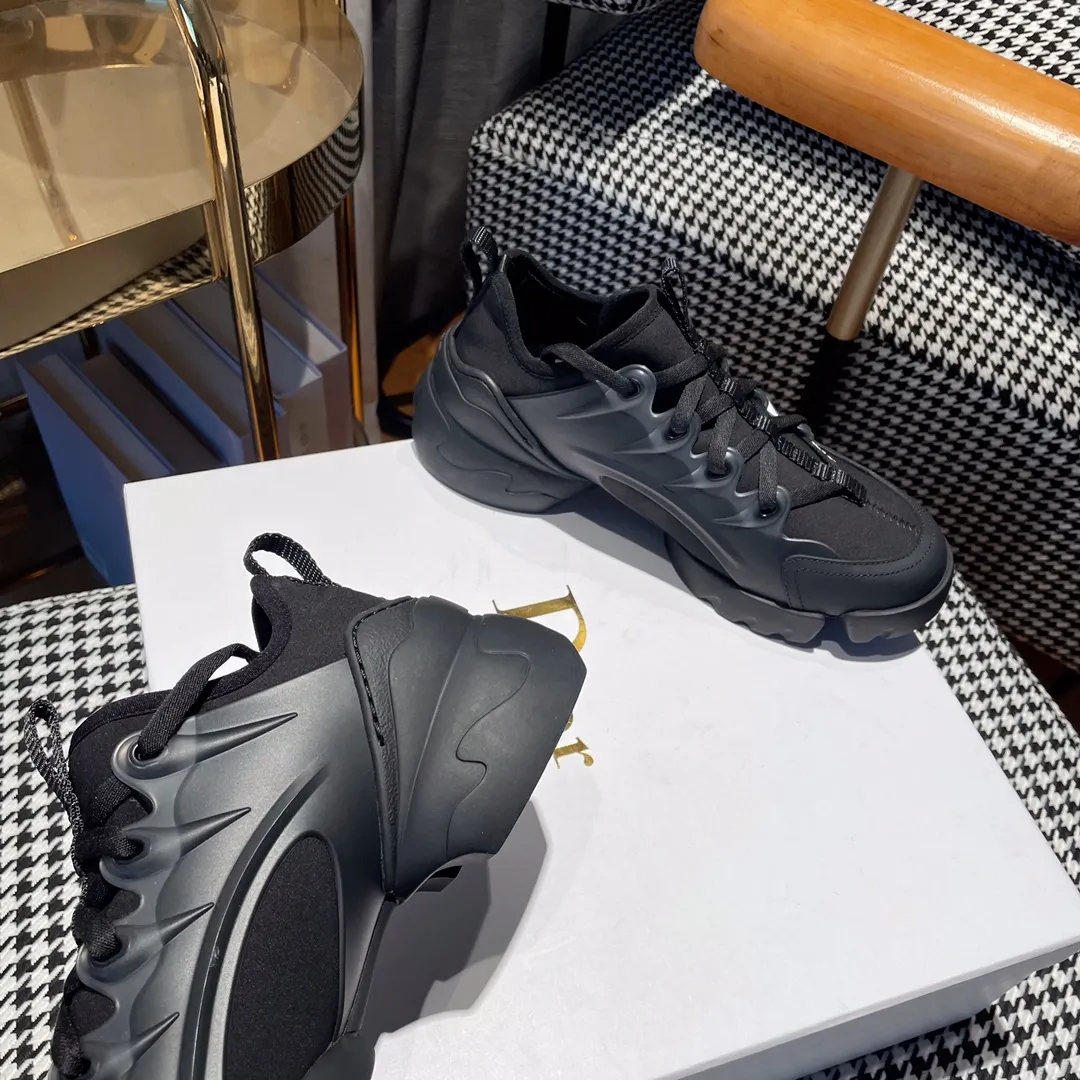 橙子出厂价💰130 Dior 迪奥经典款老爹鞋 运动鞋 全新系列灵感由Dior主设计师让礼服上的织带与优雅的巧妙结合在完美鞋型上,超级经典好看! 码数:34-41