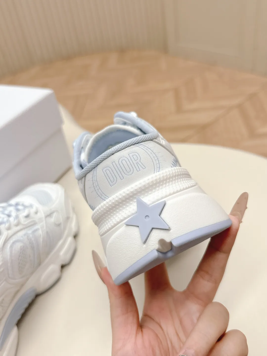 最新老爹半拖款 情侣款 迪奥 Dior Chrono p310 新款休闲运动鞋跑鞋老爹鞋 真的酷毙了，未来感十足!真的好飒！再次演绎了迪奥酷时尚的理念，幸运星为你加持好运，全新的EVA鞋底超轻超软!原版完美复刻！全对版材质 模具！！35-45