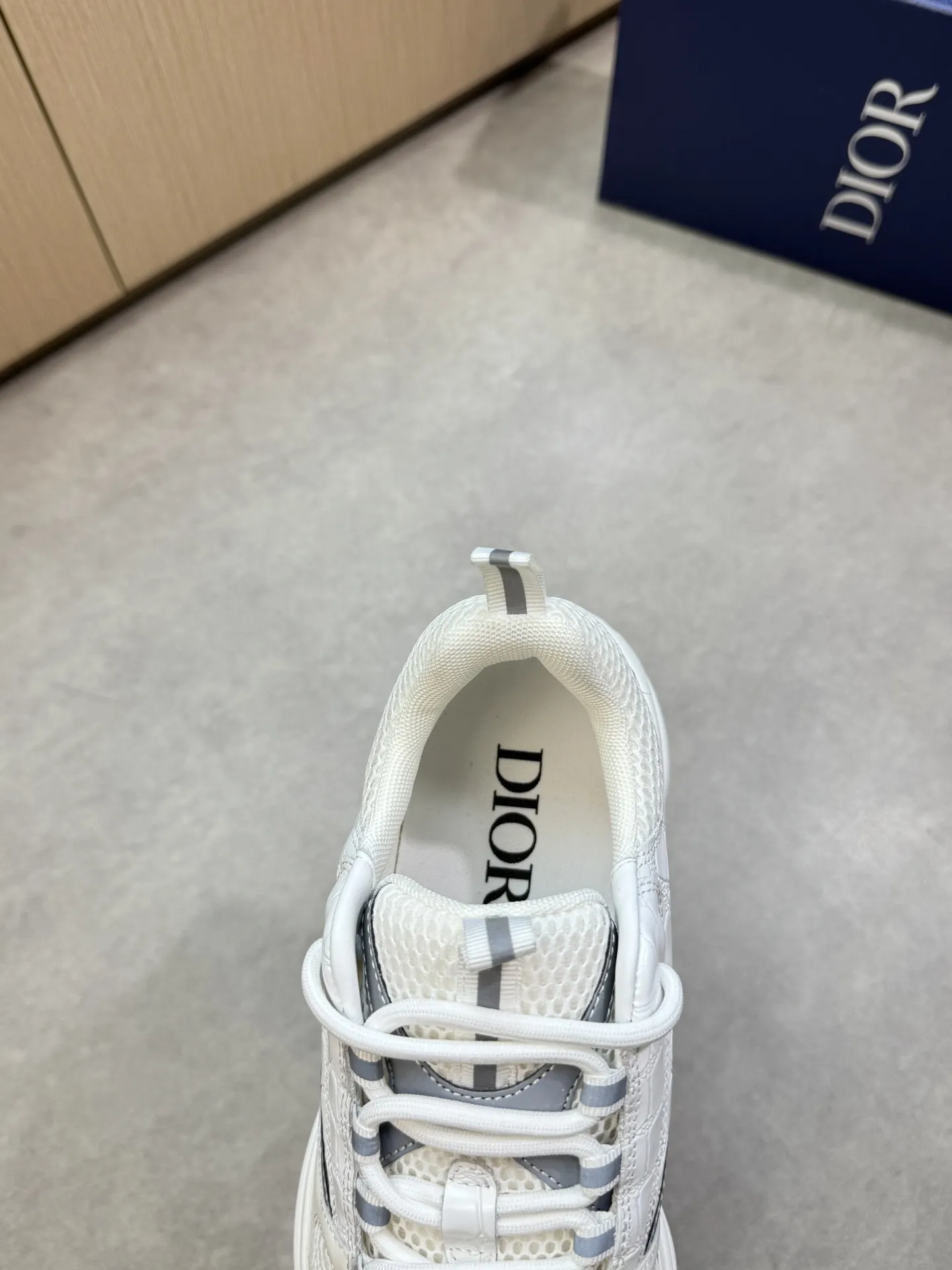 【 Dior】迪奥 P430💰 -高端品质 原单🔍🔍🔍休闲运动鞋 -鞋面:🔝石头纹小牛皮、高丝光网帆布匹、品牌图腾布匹、鞋舌.后跟;反光品牌织带 -内里:品牌帆布 -原版:超轻TPU发泡·橡胶;双色成型大底 -超高品控·做工精细:凸显(高端·贵气·档次) -Size :39-44(38、45、46,47,可订做)·D9285