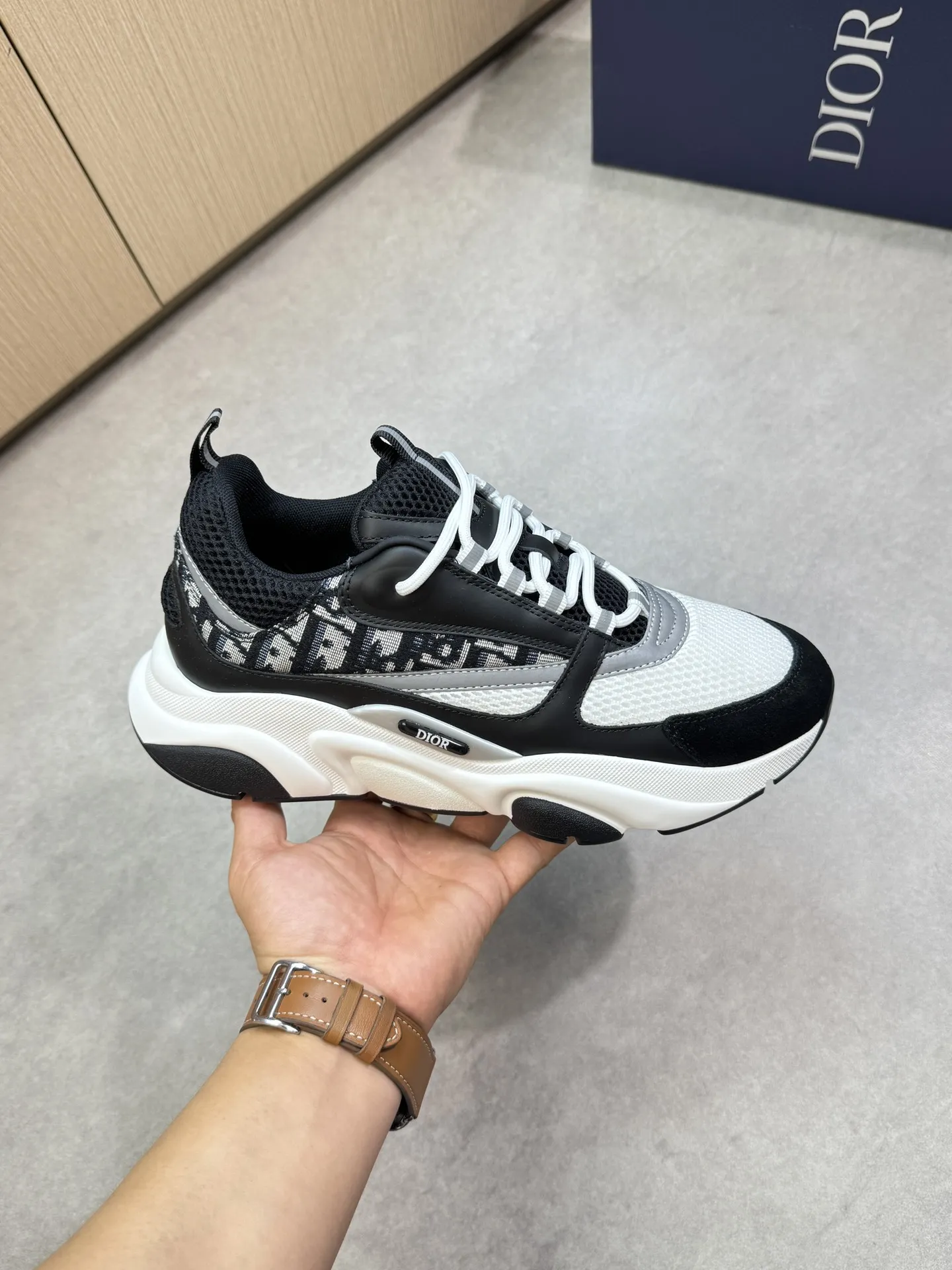 【 Dior】迪奥 P430💰 -高端品质 原单🔍🔍🔍休闲运动鞋 -鞋面:🔝纳帕小牛皮、高丝光网帆布匹、品牌图腾布匹、鞋舌.后跟;反光品牌织带 -内里:品牌帆布 -原版:超轻TPU发泡·橡胶;双色成型大底 -超高品控·做工精细:凸显(高端·贵气·档次) -Size :39-44(38、45、46,47,可订做)·D9285