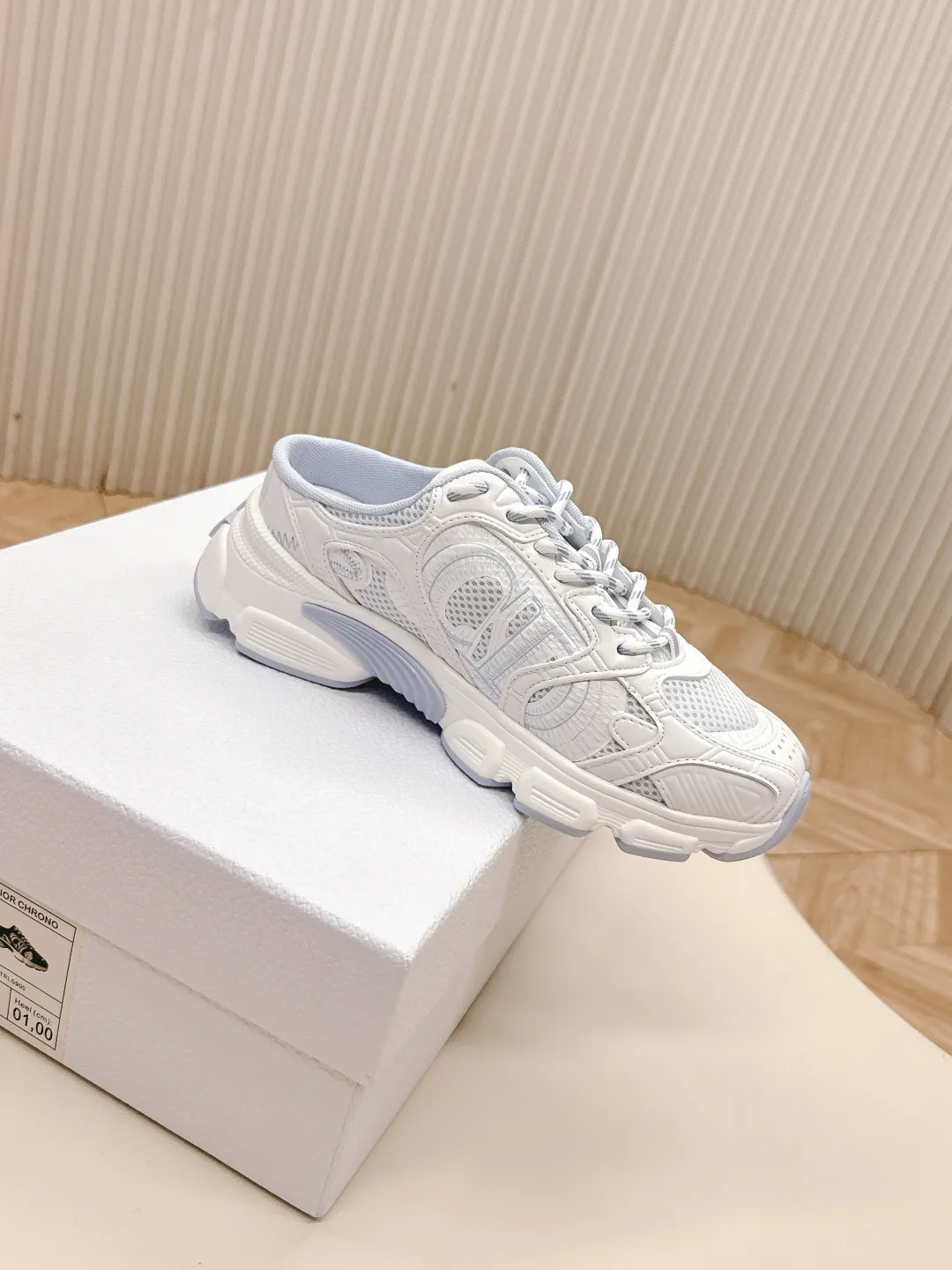 最新老爹半拖款 情侣款 迪奥 Dior Chrono p310 新款休闲运动鞋跑鞋老爹鞋 真的酷毙了，未来感十足!真的好飒！再次演绎了迪奥酷时尚的理念，幸运星为你加持好运，全新的EVA鞋底超轻超软!原版完美复刻！全对版材质 模具！！35-45