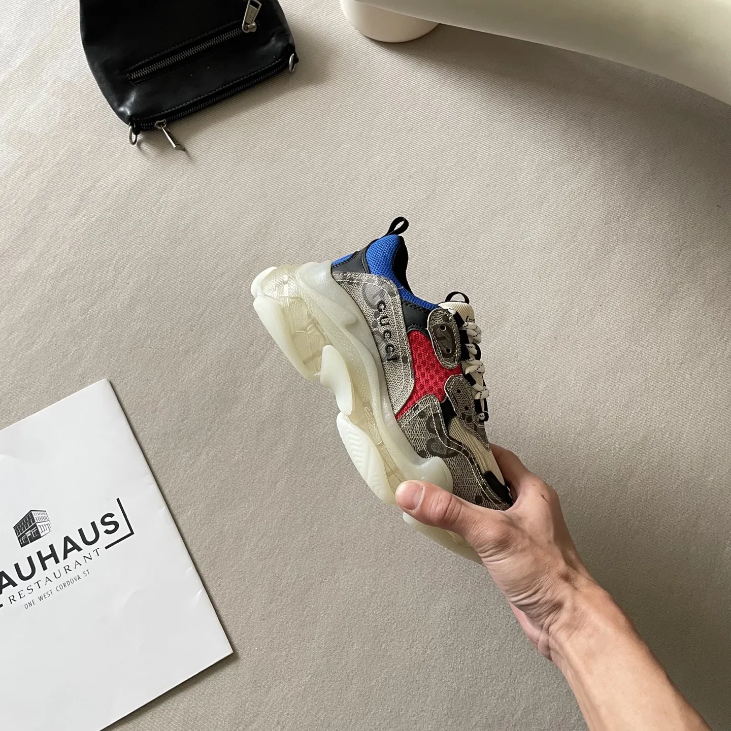 橙子出厂价💰180 Balenciaga 巴黎世家2026顶级专柜 官网同步 独家首发 巴黎世家情侣 巴黎 复古休闲 老爹鞋 巴黎时装周新款 小红书推荐 ➤ 原标 原盒 正确版本 ➤ 进口牛皮+透气网 ➤ 私膜意大利真皮大底 ➤ 全套专柜包装 Size：35-44