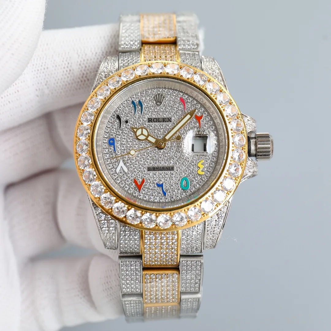 统一价1600 💎劳力士ROLEX 奢华极致满天星版本腕表904精钢打造,密镶顶级施华洛世奇美钻,奢华品质的诠释,璀璨夺目,魅力绽放。表壳表链全镶满美钻,金光闪闪,腕表尺寸42mm