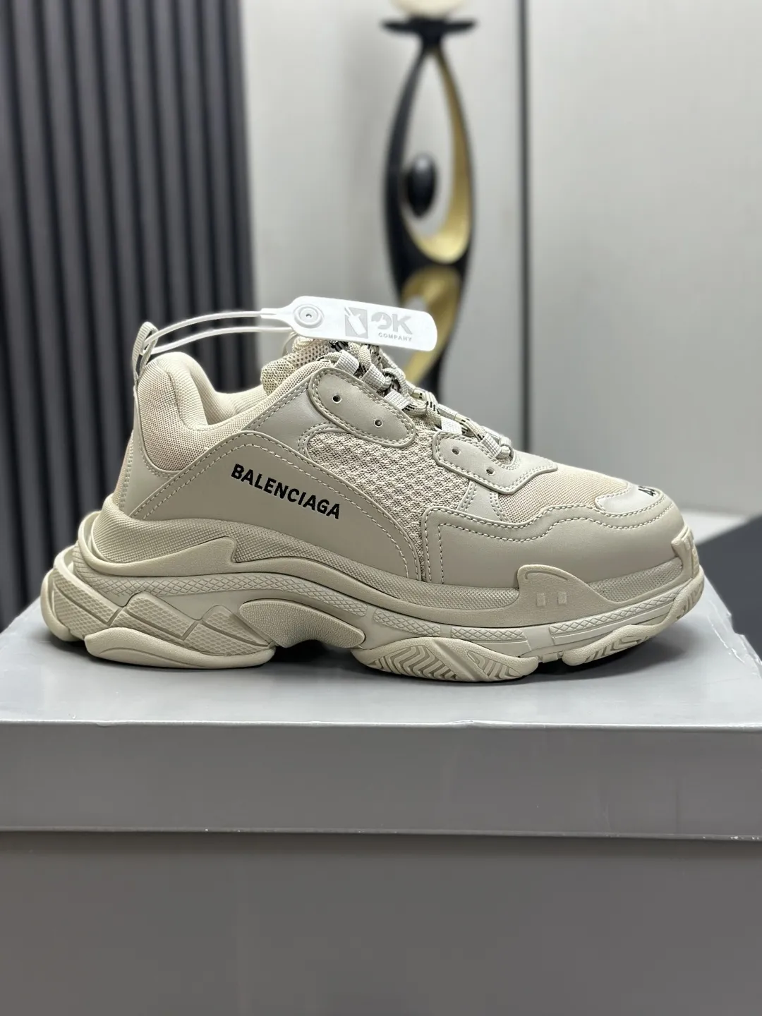 工厂直销¥340💰莞产纯原【Ok扫描版本】巴黎世家1.0八层底满Logo字母印花联名 突破不可能 首发原底八层组合巴黎世家不做任何对比 眼见为实 组合细节最接近原版!!原底八层组合 首家实现原档电绣同步公司 字体对位不连线 TPU原模亮底 透气孔厚度均匀 完美公司玩家 艺术家 欢迎细节鉴赏!!码数:35 36 37 38 39 40 41 42 43 44 45 46