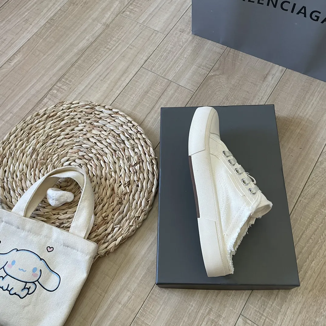 橙子出厂价💰105，男码+10 BALENCIAGA 巴黎世家 全新Paris休闲做旧脏脏鞋 半拖帆布鞋 复古做旧风格 以崭新视角演绎&ldquo;中古风&rdquo; ➤ 原版做旧水染工艺 ➤ 顶级帆布面料 ➤ 原版磨具大底 Size：34-40