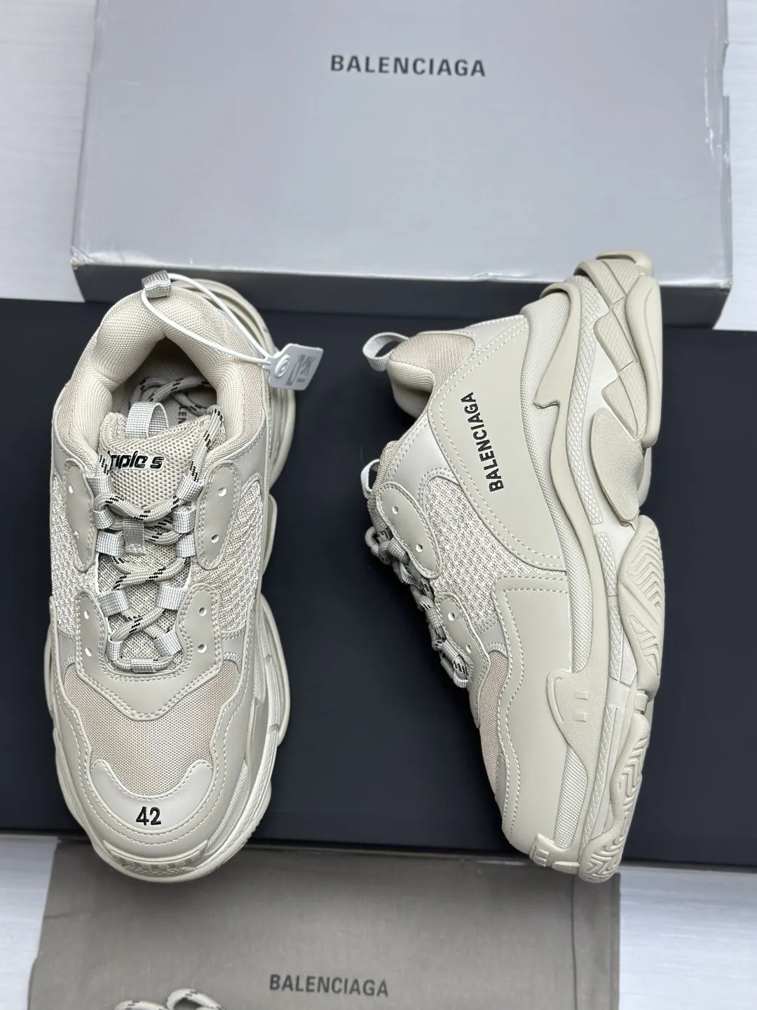 工厂直销¥340💰莞产纯原【Ok扫描版本】巴黎世家1.0八层底满Logo字母印花联名 突破不可能 首发原底八层组合巴黎世家不做任何对比 眼见为实 组合细节最接近原版!!原底八层组合 首家实现原档电绣同步公司 字体对位不连线 TPU原模亮底 透气孔厚度均匀 完美公司玩家 艺术家 欢迎细节鉴赏!!码数:35 36 37 38 39 40 41 42 43 44 45 46