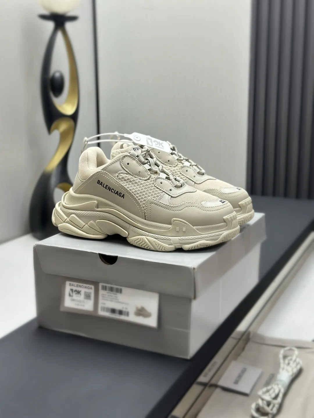 工厂直销¥340💰莞产纯原【Ok扫描版本】巴黎世家1.0八层底满Logo字母印花联名 突破不可能 首发原底八层组合巴黎世家不做任何对比 眼见为实 组合细节最接近原版!!原底八层组合 首家实现原档电绣同步公司 字体对位不连线 TPU原模亮底 透气孔厚度均匀 完美公司玩家 艺术家 欢迎细节鉴赏!!码数:35 36 37 38 39 40 41 42 43 44 45 46