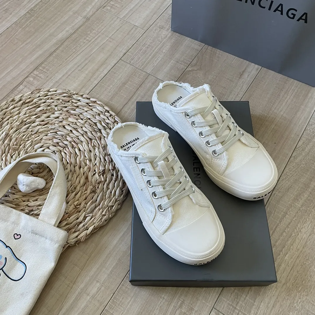 橙子出厂价💰105,男码+10 BALENCIAGA 巴黎世家 全新Paris休闲做旧脏脏鞋 半拖帆布鞋 复古做旧风格 以崭新视角演绎“中古风” ➤ 原版做旧水染工艺 ➤ 顶级帆布面料 ➤ 原版磨具大底 Size:34-40