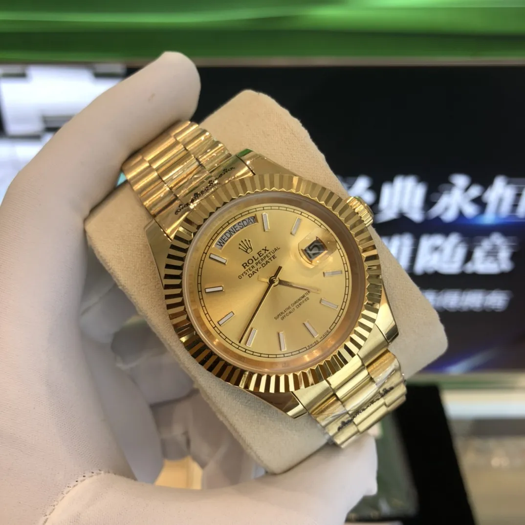320💰 劳力士Rolex 日志系列双历腕表 采用全自动机械机芯 【表壳直径41mm 厚10mm与原装同步】有人钟情其精确,有人欣赏其典雅,有人喜爱其坚固,至尊名表劳力士(Rolex),品质精良,工艺精湛,糅合尊贵、典雅和独特气质于一身,位列世界手表业之翘楚,被称为“精确”的代名词!专注品质,不忘初衷! 实物无P图拍摄效果!鉴赏精准细节精湛,演绎出奢华与精致的品牌精神,欢迎转载。