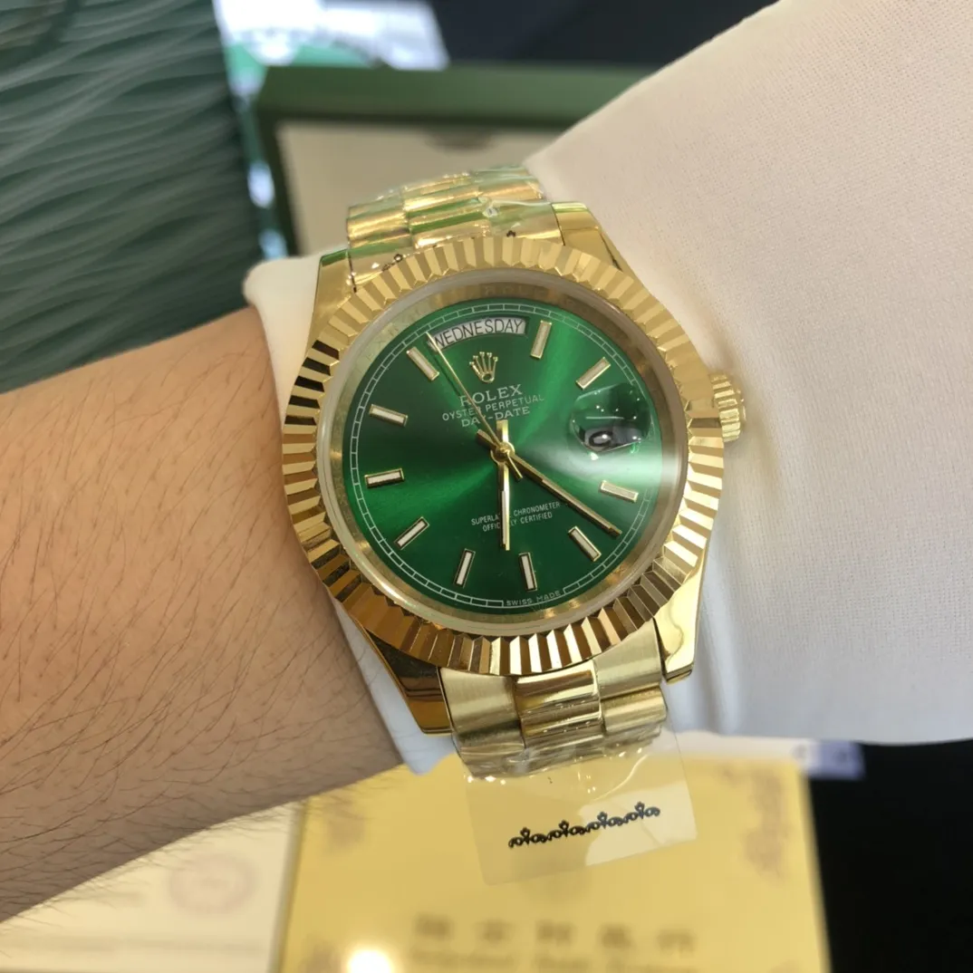 320💰 劳力士Rolex 日志系列双历腕表 采用全自动机械机芯 【表壳直径41mm 厚10mm与原装同步】有人钟情其精确,有人欣赏其典雅,有人喜爱其坚固,至尊名表劳力士(Rolex),品质精良,工艺精湛,糅合尊贵、典雅和独特气质于一身,位列世界手表业之翘楚,被称为“精确”的代名词!专注品质,不忘初衷! 实物无P图拍摄效果!鉴赏精准细节精湛,演绎出奢华与精致的品牌精神,欢迎转载。