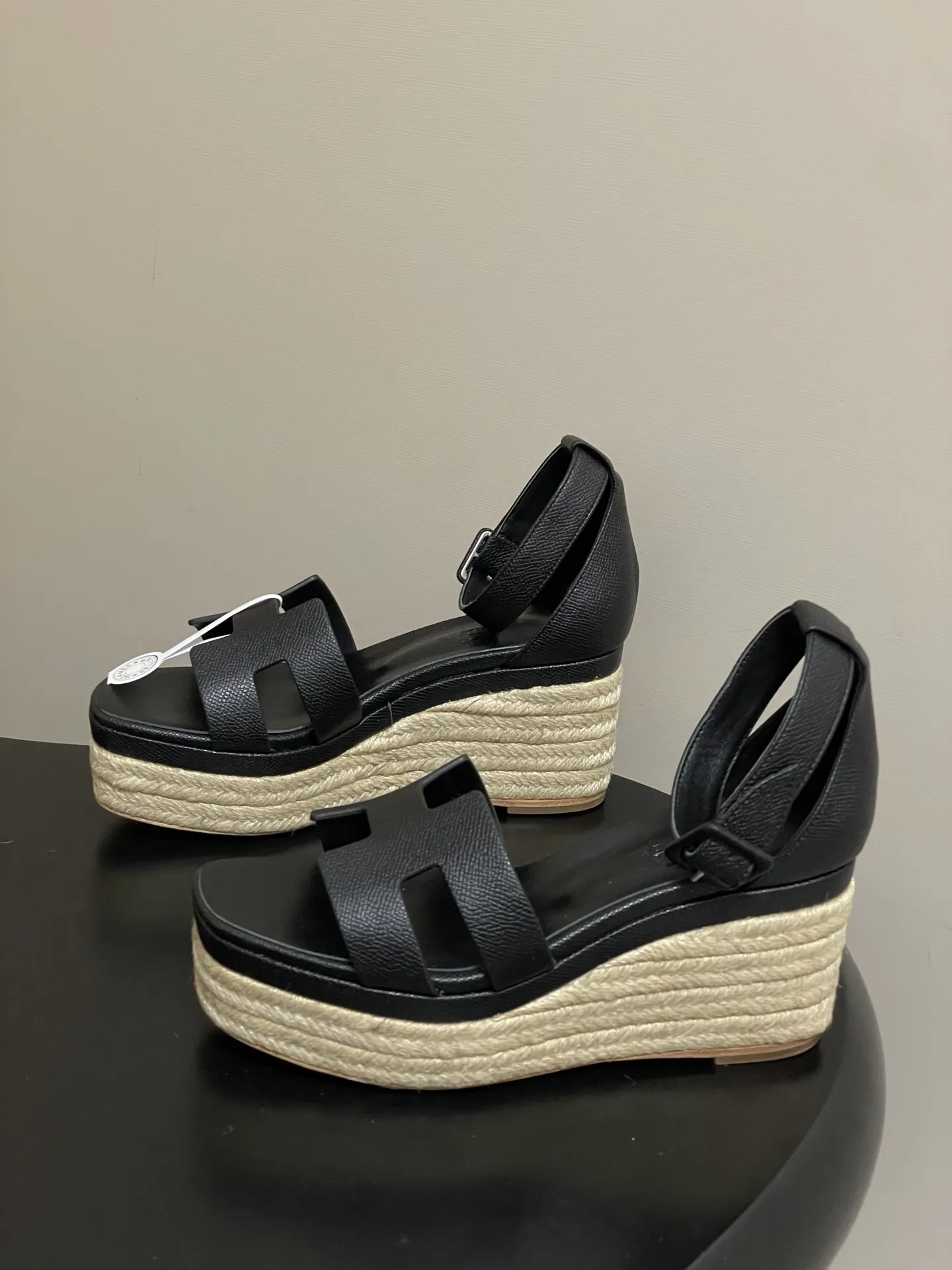 p380-顶级品质（配高档飞机盒✈️） Hermes 爱马仕🐎 H家 Elda草编鞋系列经典H型鞋面坡跟凉鞋露趾后绑带高跟麻绳凉鞋 小牛皮草编鞋，