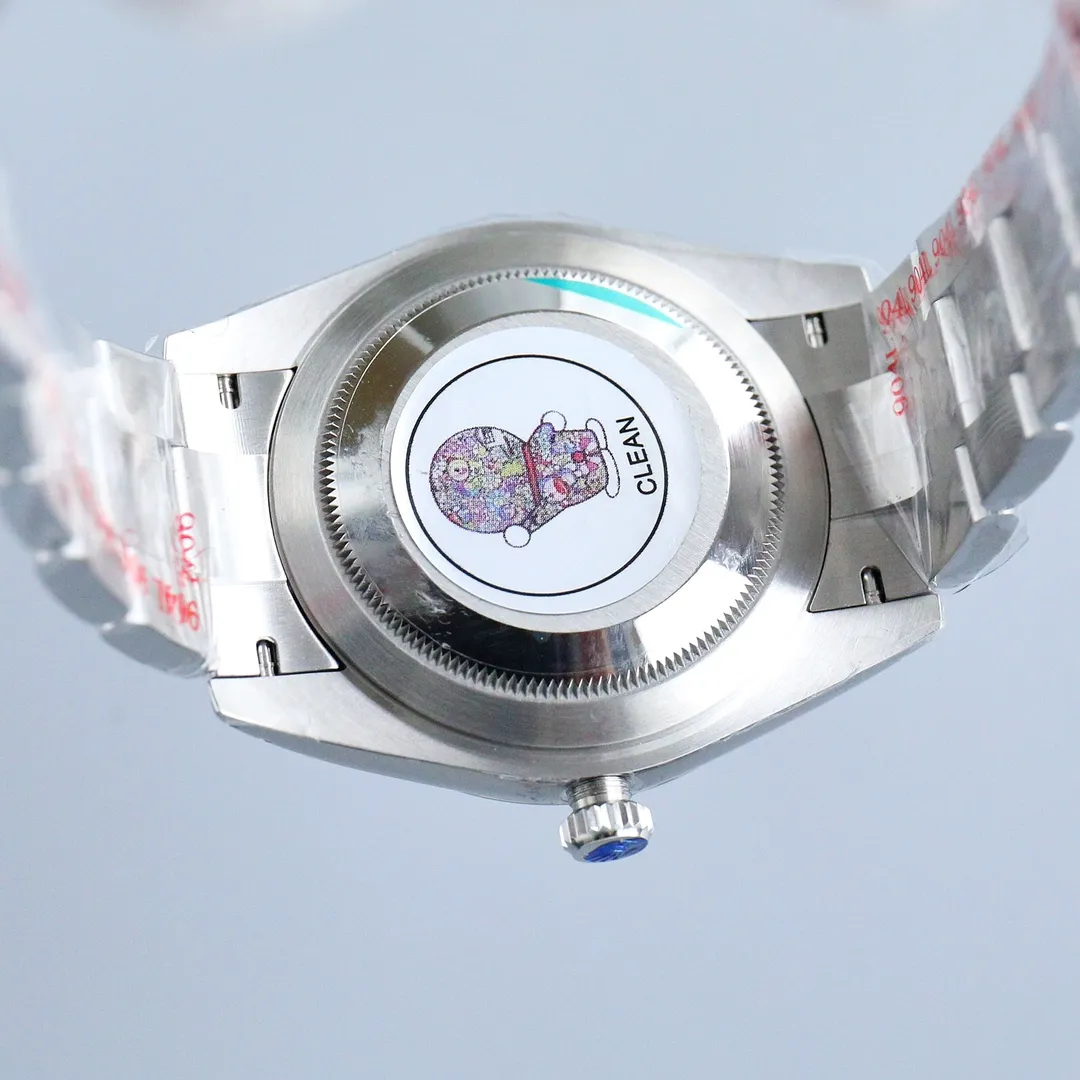 统一价1200 💎C新品劳力士蚝式恒动型41系列1⃣️搭配劳力士全新3230一体机芯；2⃣️表径41mm与原装一致；3⃣️表盘打磨字钉顶级瑞士冰蓝色夜光，与劳力士原厂夜光一致；4⃣️超级904钢材质，镜面蓝宝石玻璃；5⃣️表带顶级做工蚝式钢三格链节、给予手腕最高最好的舒适度，每个极致的细节都是工厂匠心开发的诚意！！！