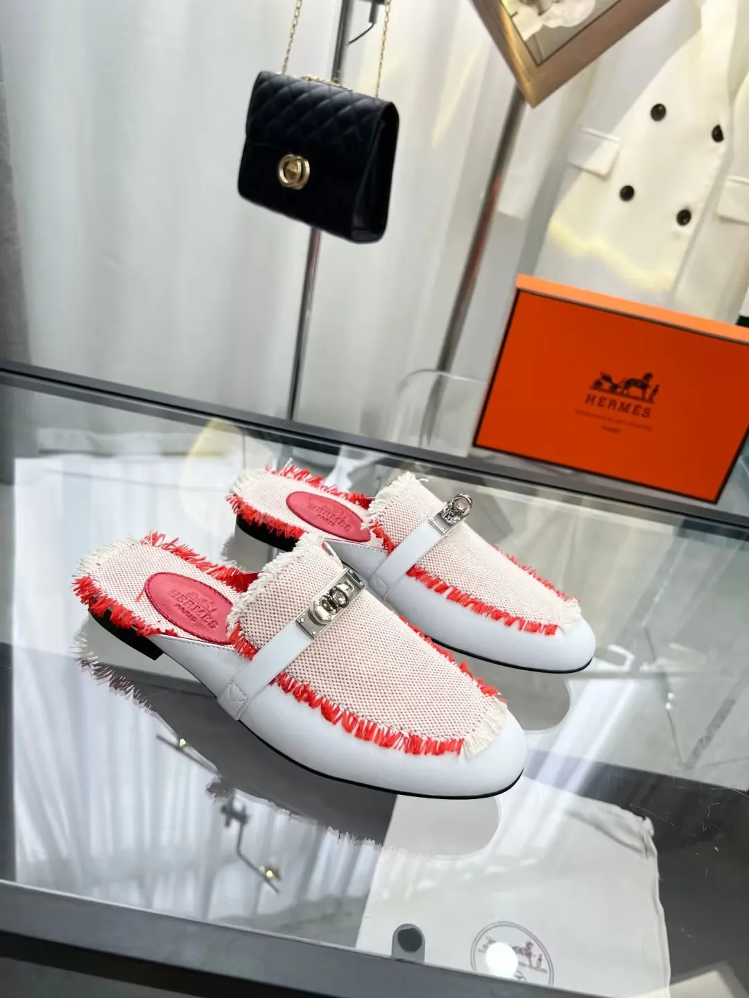 P180 Hermes 爱马仕经典款正品开模定制 五金纯钢五金，最强真空5重 电镀18k白金工艺，永不掉色.. 真皮油边工艺面料：牛皮内里：羊皮&lsquo;&rsquo;大底：橡胶大底码数：35～42