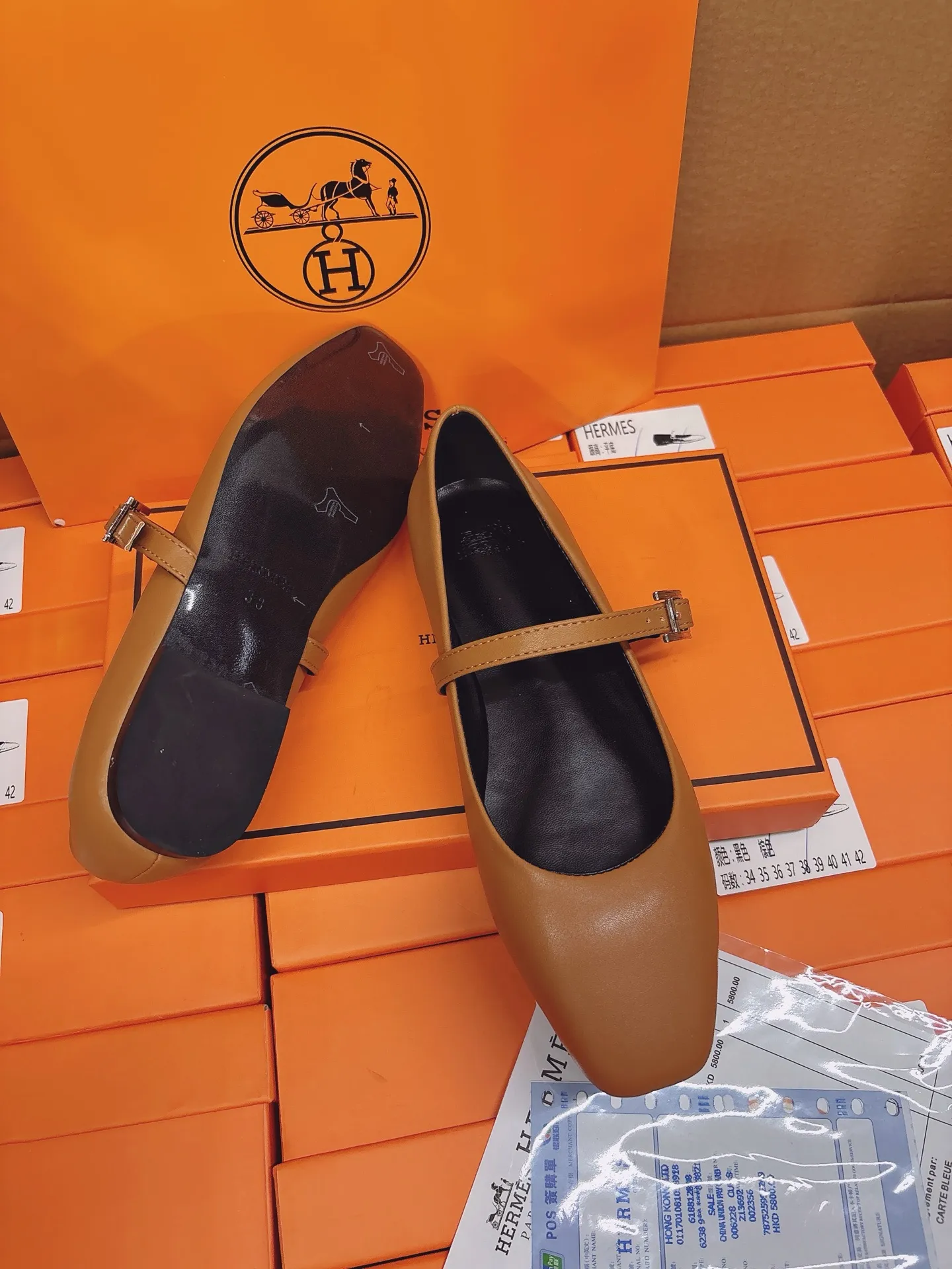 橙子出厂价💰100 HERMES 爱马仕🆕顶级专柜 早春新款 官网上新 爱马仕种草新品 25SS-钻扣玛丽珍/爱马仕/HERMES/玛丽珍 早春多巴胺穿搭 专柜限定 小红书推荐 时尚单品 ➤ 原版开模 代购版本 ➤ 进口超迁皮/牛反绒 ➤ 垫脚超迁 ➤ 私膜真皮大底 ➤ 全套专柜包装 Size:34-42