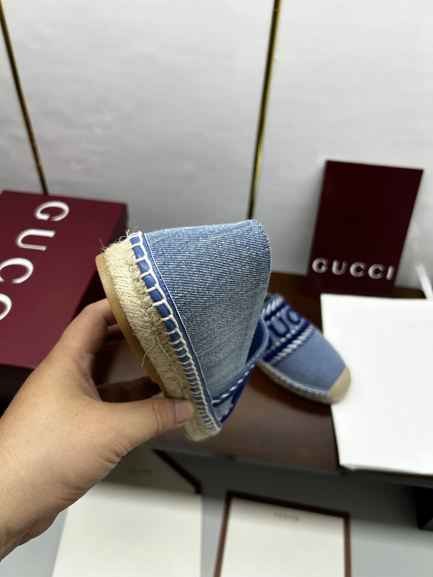 💰200，GUCCi 2025ss新款马衔扣女士新款渔夫鞋 这款鞋采用GG帆布绣花工艺制 成整双鞋子采购Zp开发打造，全部定制材料，独家开模大底，细节全部对版出货，连包装也做到跟正品一样。码数:35-41（41订做不退不换）