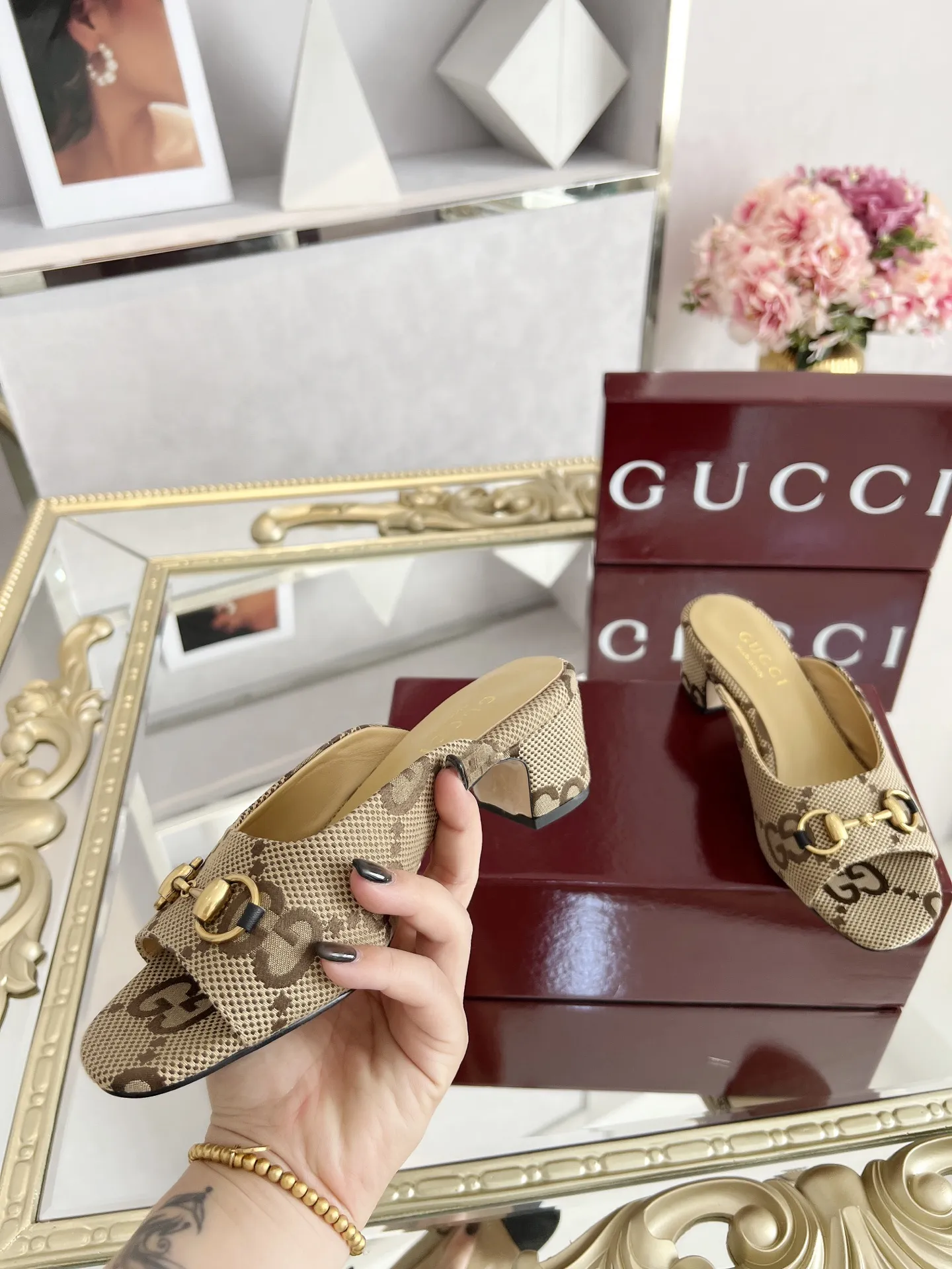 上新啦🔥🔥🔥Gucci古驰2025新款拖鞋 高跟百搭显瘦、受用原版1:1五金！ 面料采用头层牛皮 内里/垫脚羊皮 标准码数35/41，四色可选 跟高3.5cm P170💰💰