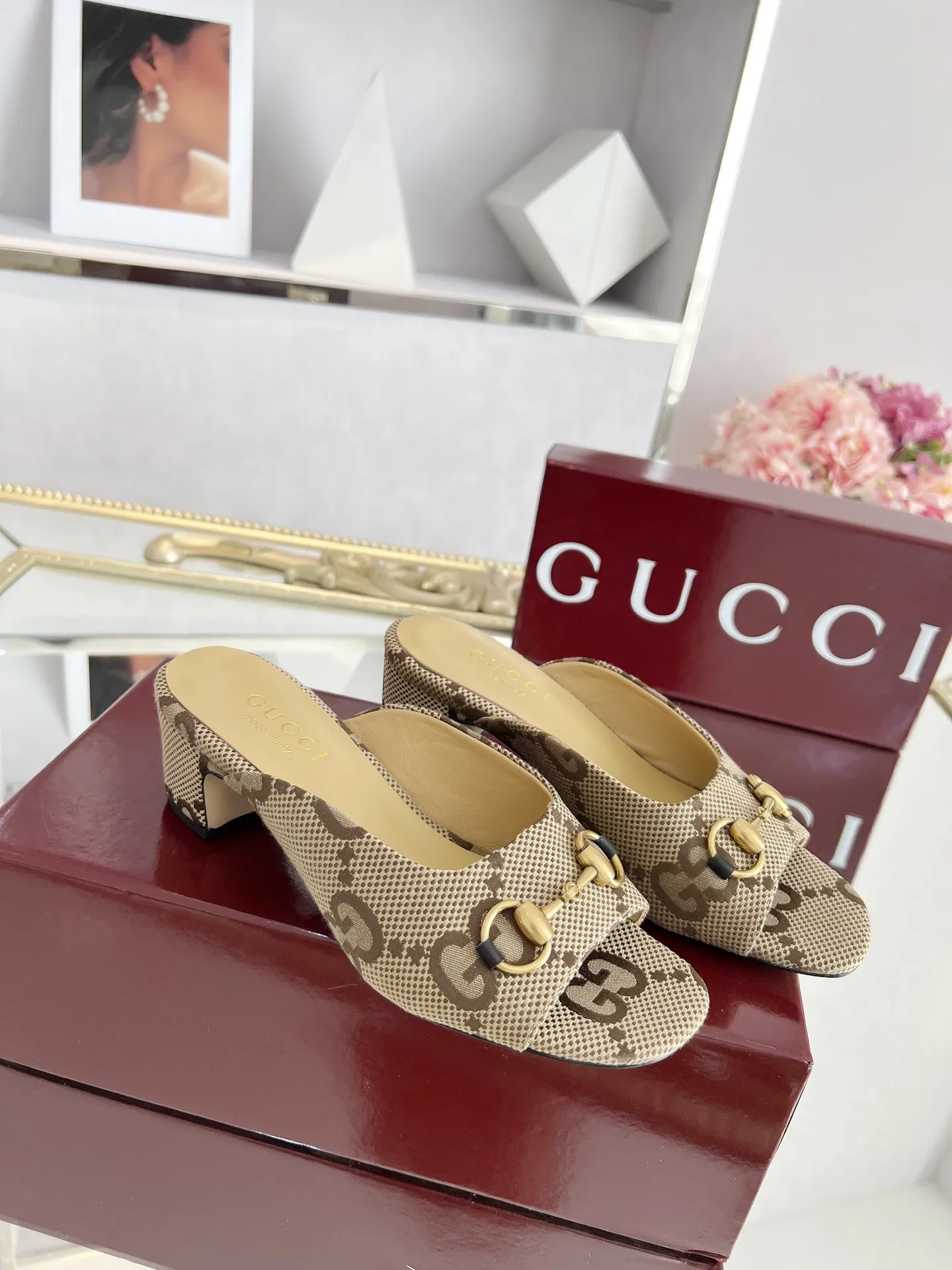 上新啦🔥🔥🔥Gucci古驰2025新款拖鞋 高跟百搭显瘦、受用原版1:1五金！ 面料采用头层牛皮 内里/垫脚羊皮 标准码数35/41，四色可选 跟高3.5cm P170💰💰