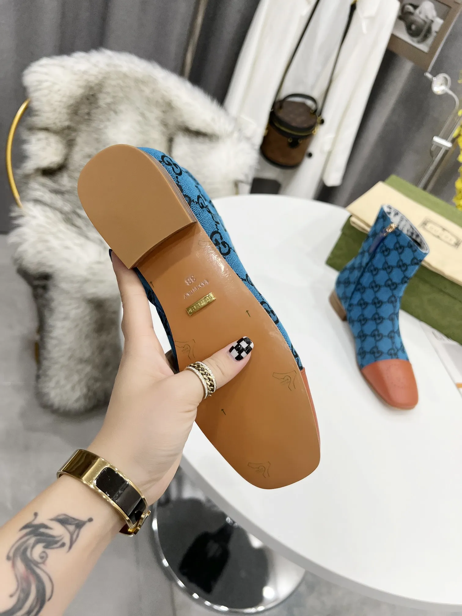 2021年GUCCI最新款 平跟1.5CM,P:橡胶底260米,真皮底290米。码数35-43