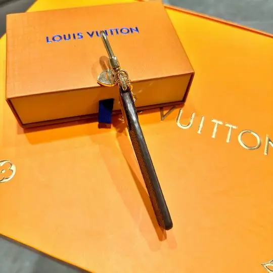 LV keyring 03lyh311 (1)
