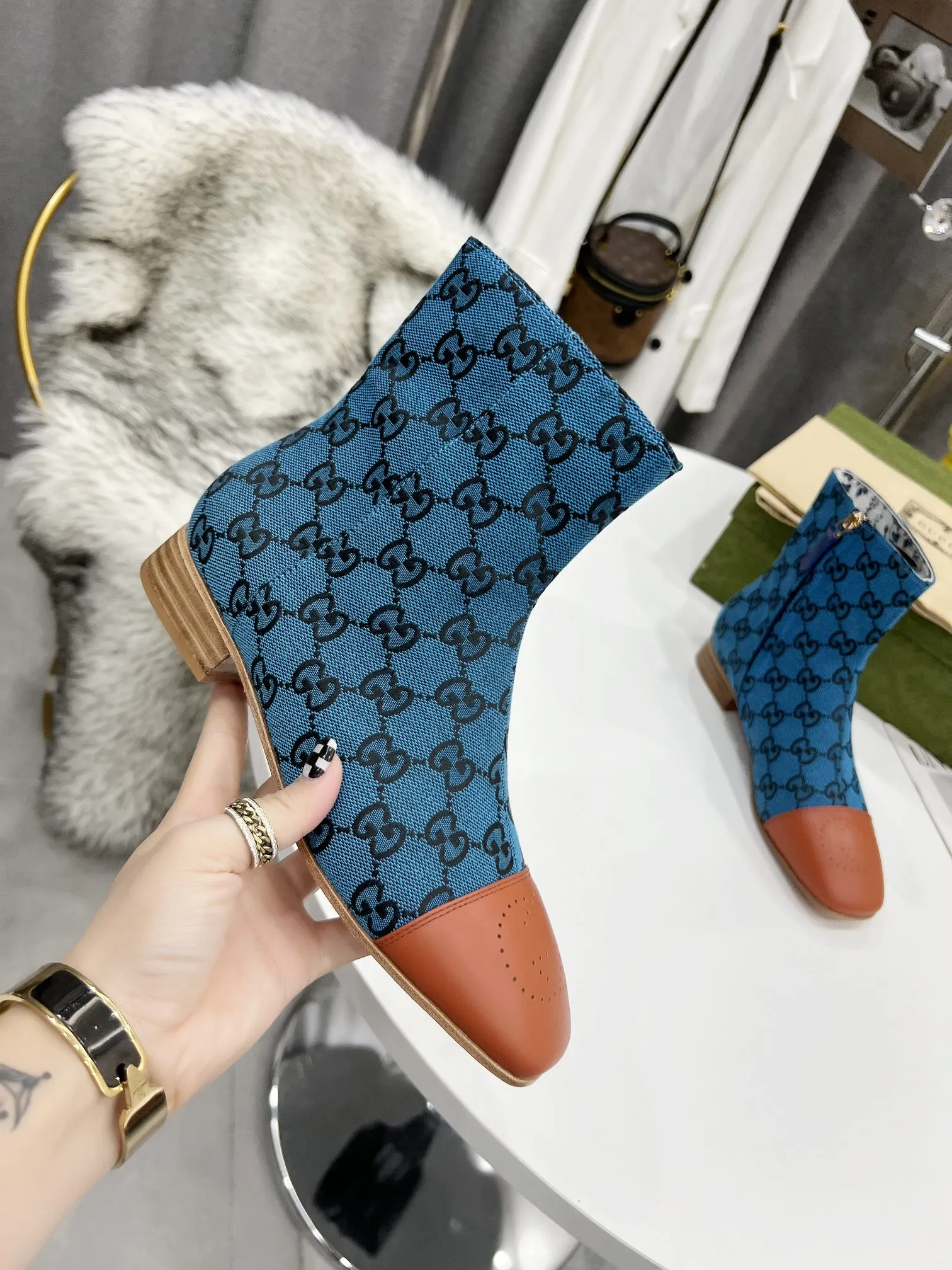 2021年GUCCI最新款 平跟1.5CM，P：橡胶底260米，真皮底290米。码数35-43