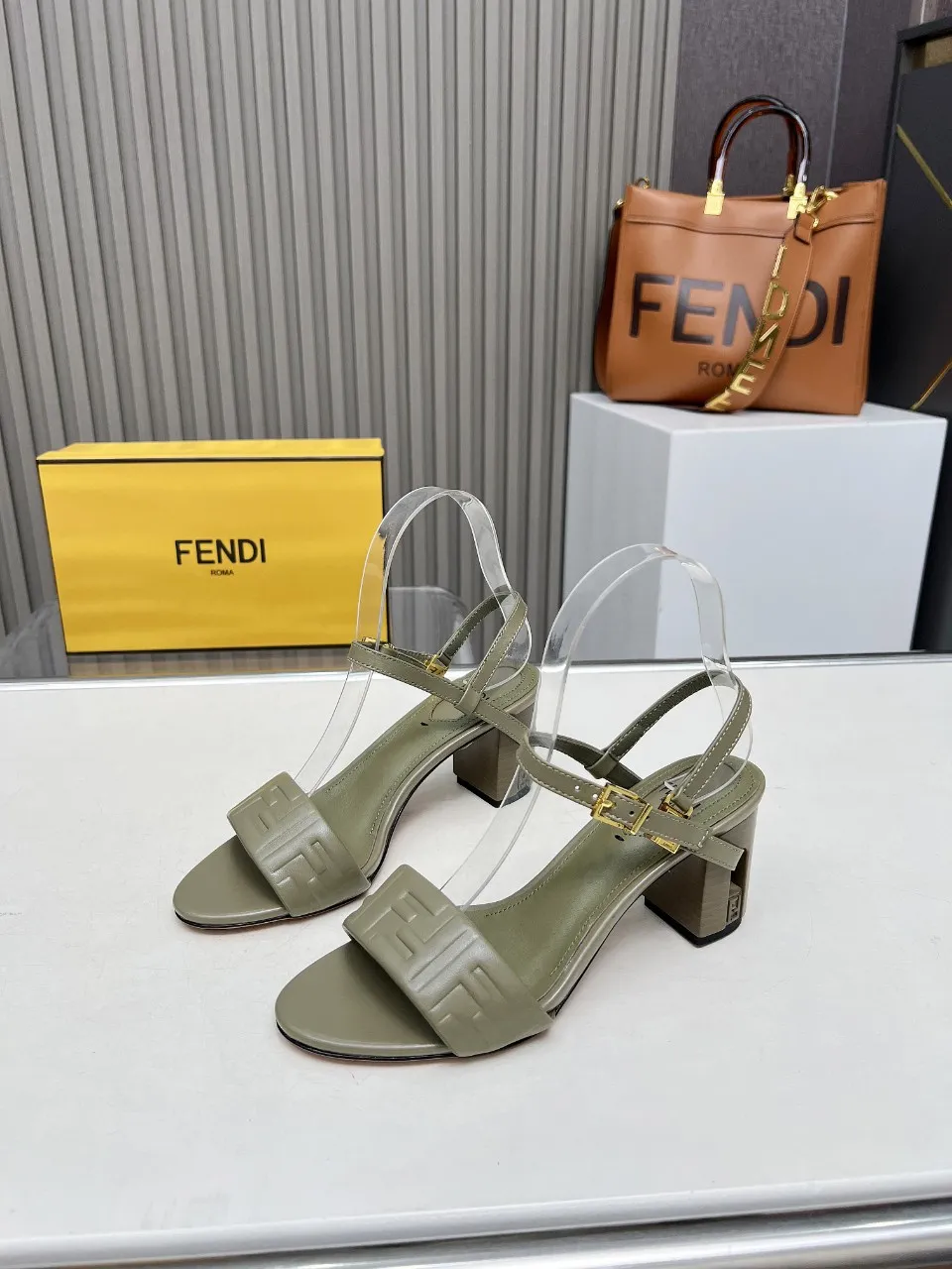 芬迪新款上线 跟高6CM 35-40(41、42、43定做)P230