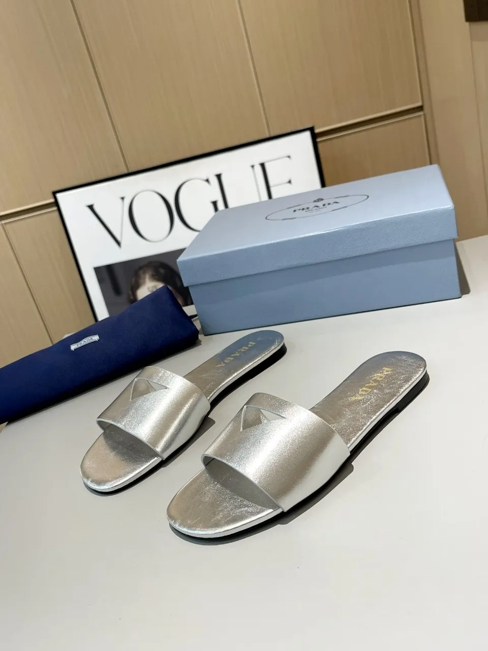 普拉达，2024最新款，码数35-43，出厂价:150（真皮底加30）