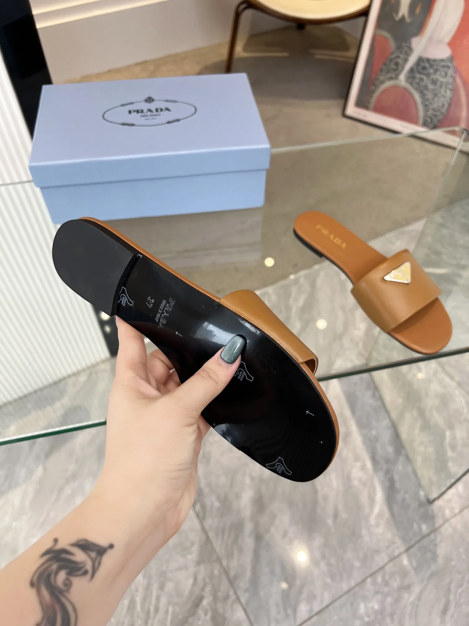 普拉达，2024最新款，码数35-43，出厂价:150（真皮底加30）