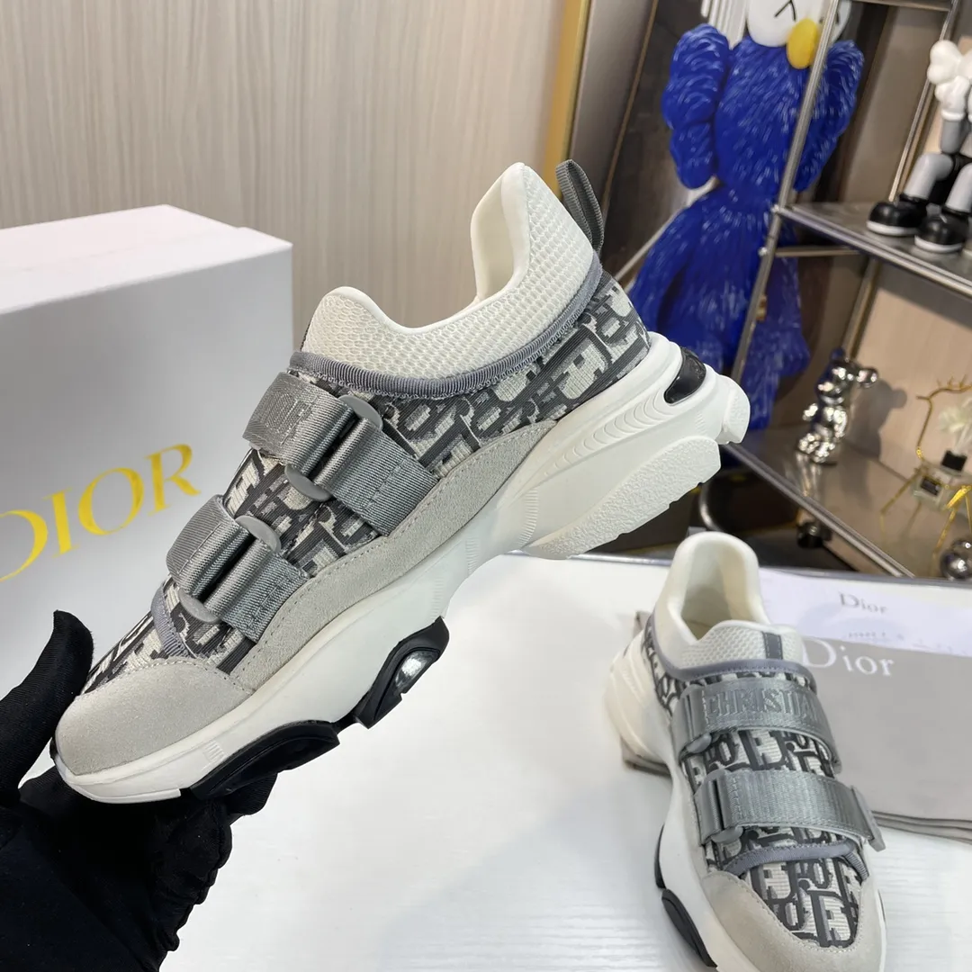 橙子出厂价💰170 Dior 迪奥 魔术贴休闲运动鞋 增高厚底老爹鞋 完美复刻 版型超级正 鞋面对原版科技面料迷彩 质感超好 牛皮垫脚 原版魔术贴织带可调节 松紧 对原版打码 开模原版组合发泡大底（TPU+RB+PU）轻盈舒适 厚底增高显瘦 运动时尚百搭 码数：35-42