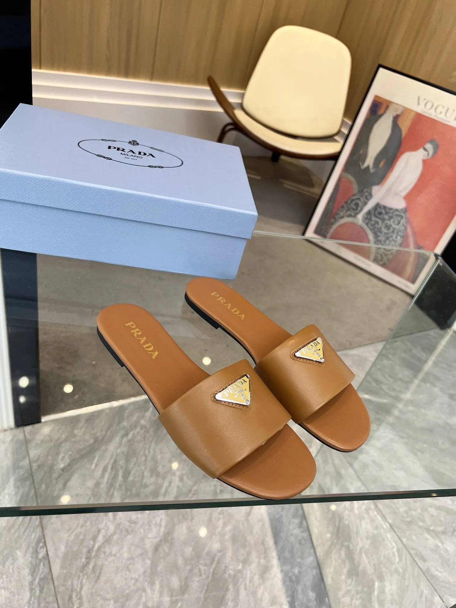 普拉达，2024最新款，码数35-43，出厂价:150（真皮底加30）