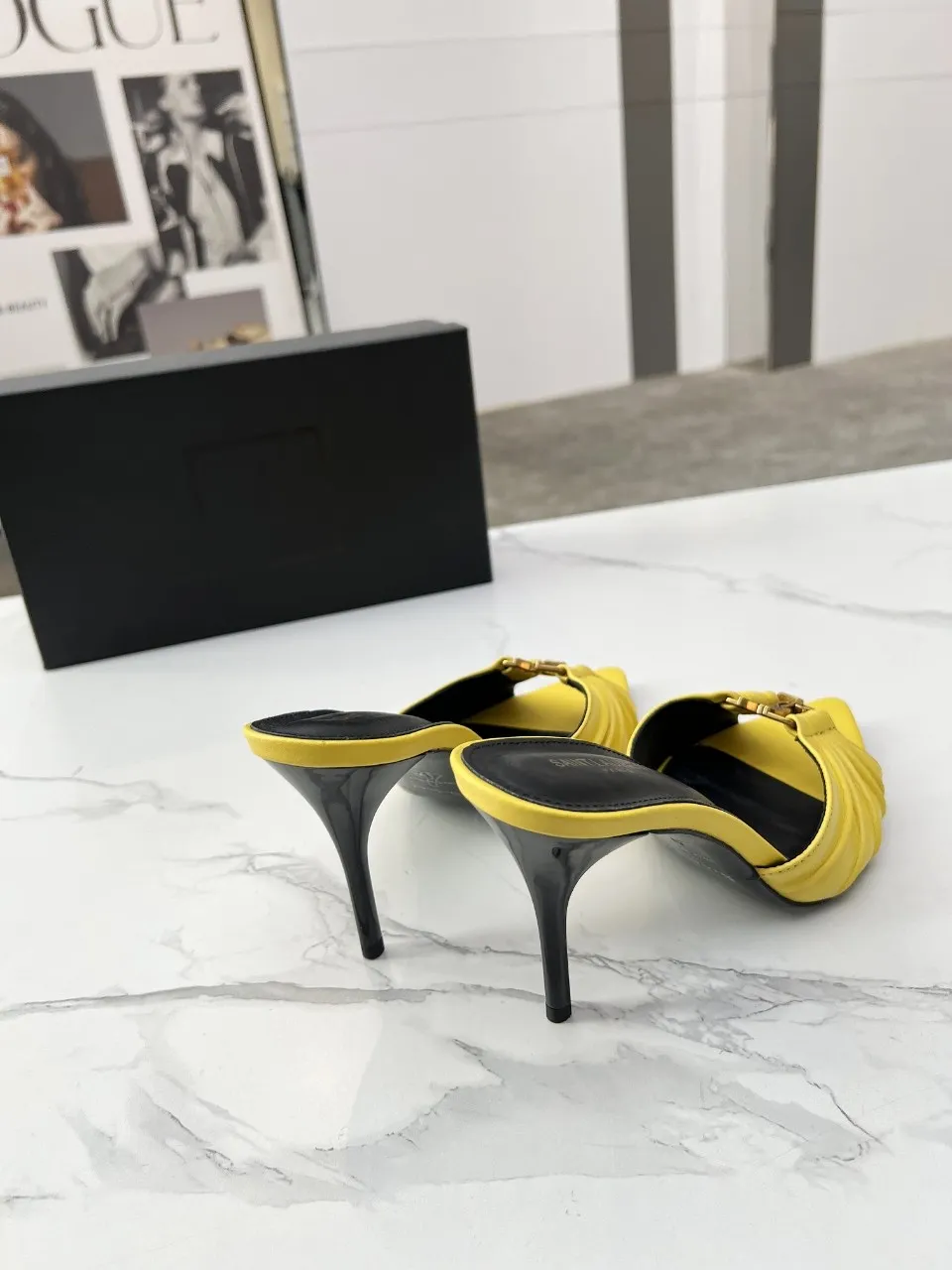 p210 YSL拖鞋，原版字母扣，手工捏皱，羊皮面，羊皮里，意大利真皮大底，跟高9厘米（原版跟高），34码到41码