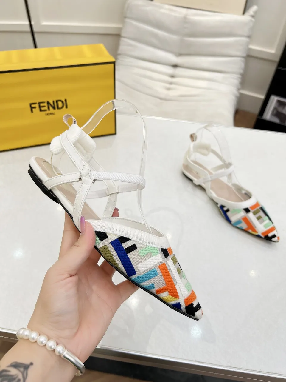 芬迪新款上线 跟高:平底 5.5 8.5 35-40（41、42、定做）p260