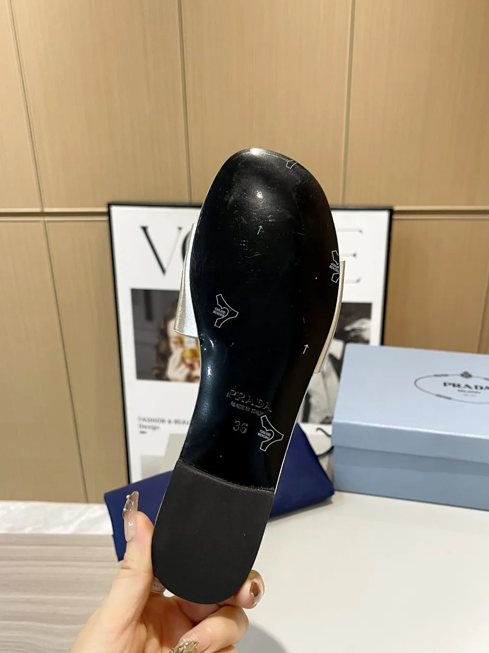 普拉达,2024最新款,码数35-43,出厂价:150(真皮底加30)
