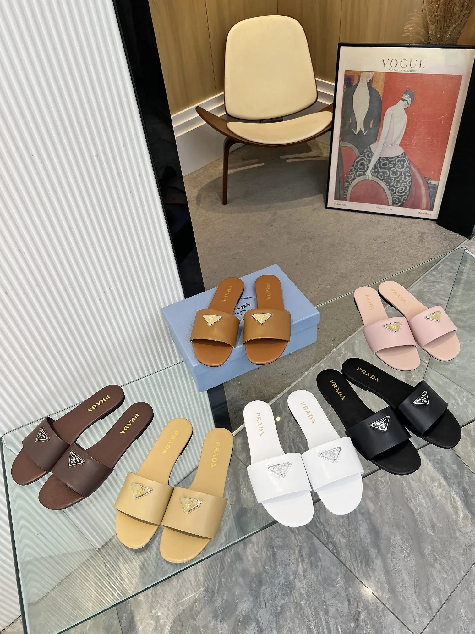 普拉达,2024最新款,码数35-43,出厂价:150(真皮底加30)