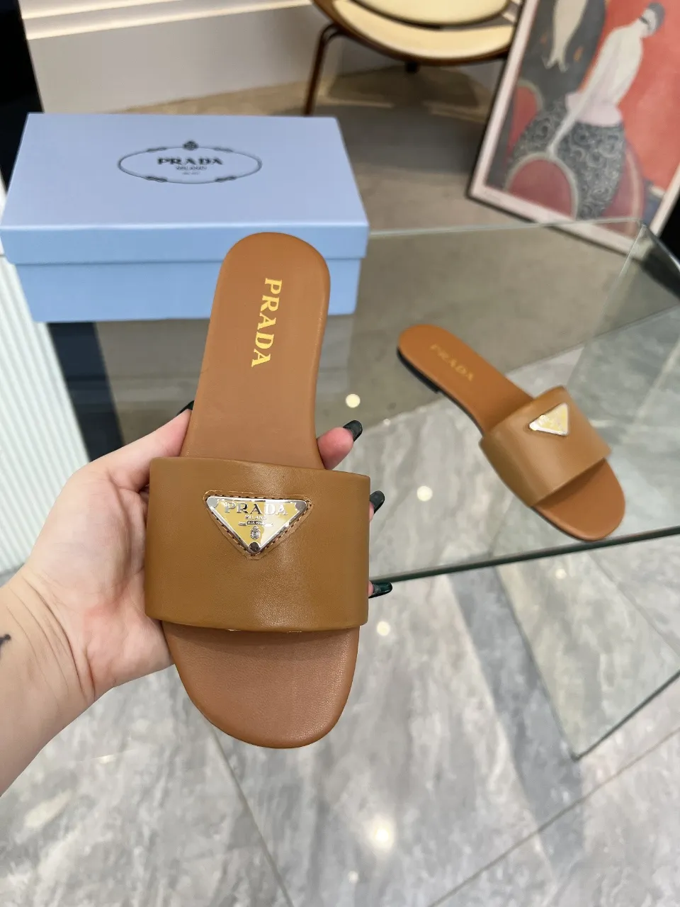 普拉达,2024最新款,码数35-43,出厂价:150(真皮底加30)